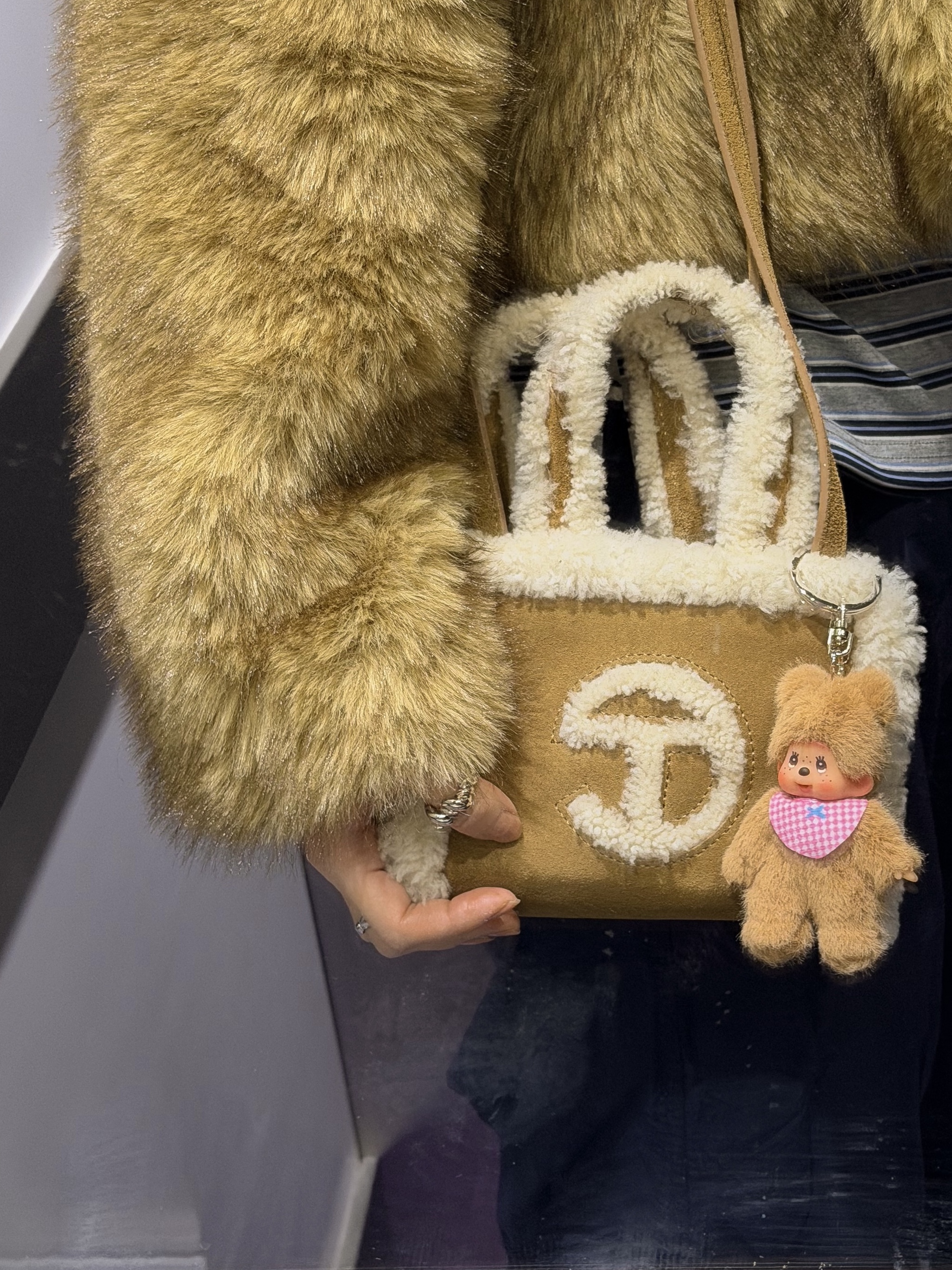 Monchhichi Bebichhichi Plush Doll Key Chain Brown, Telfar x UGG Small Shopping Bag Chestnut 착용 스타일