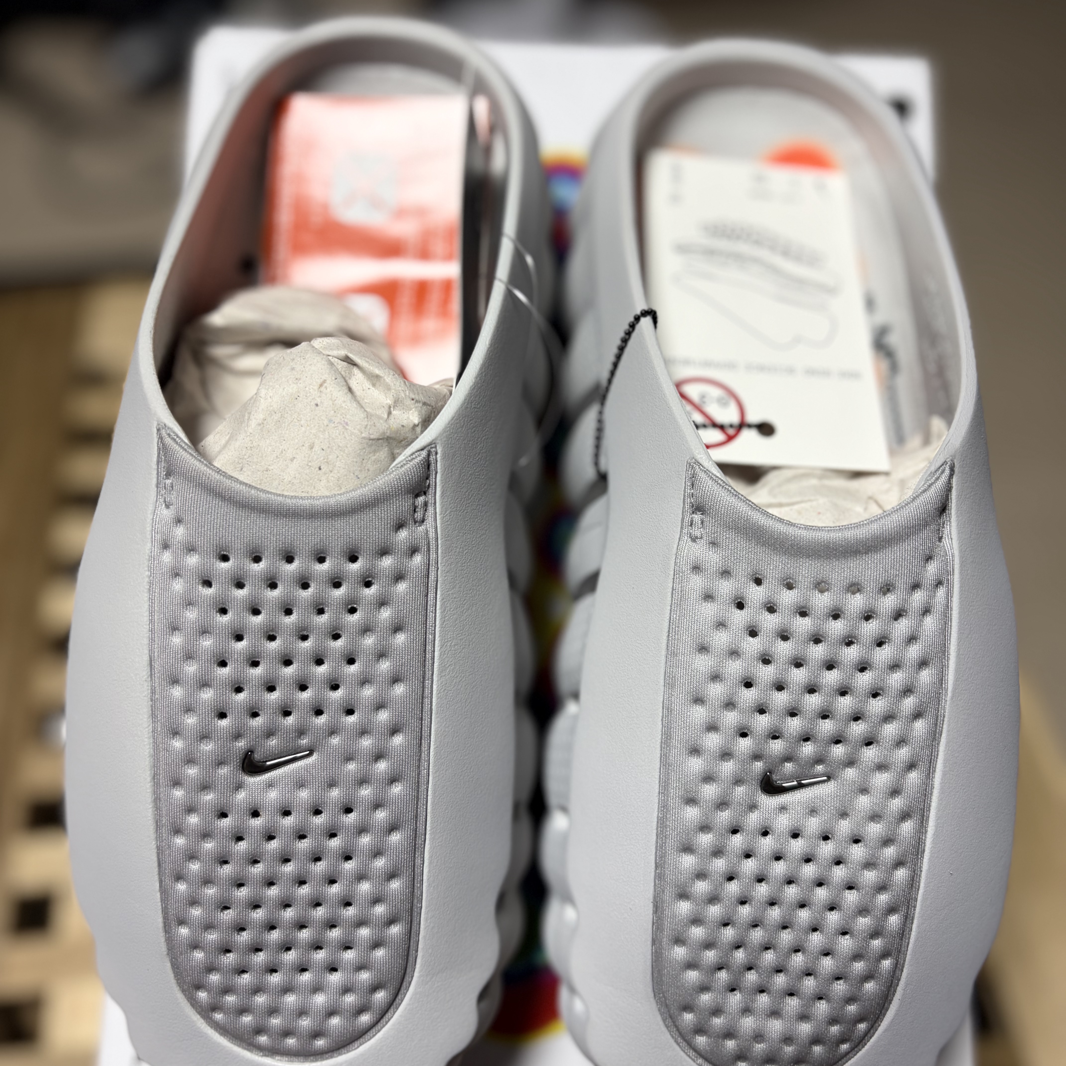 Nike Mind 001 Light Smoke Grey Chrome 착용 스타일 - 4