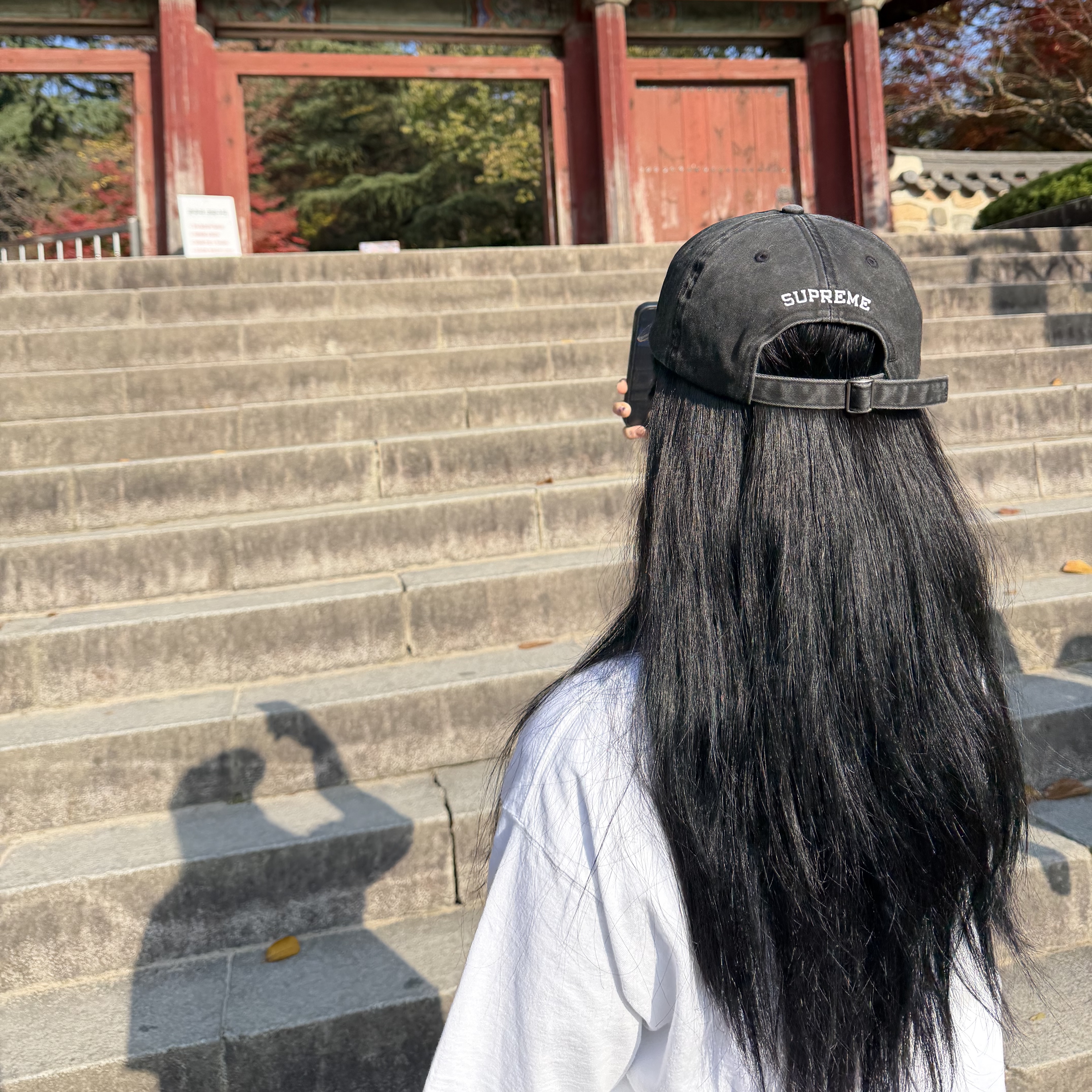 Supreme Pigment Dye 6-Panel Black - 25SS, Asics Gel-Quantum Kinetic Pepper Cement Grey 착용 스타일 - 2