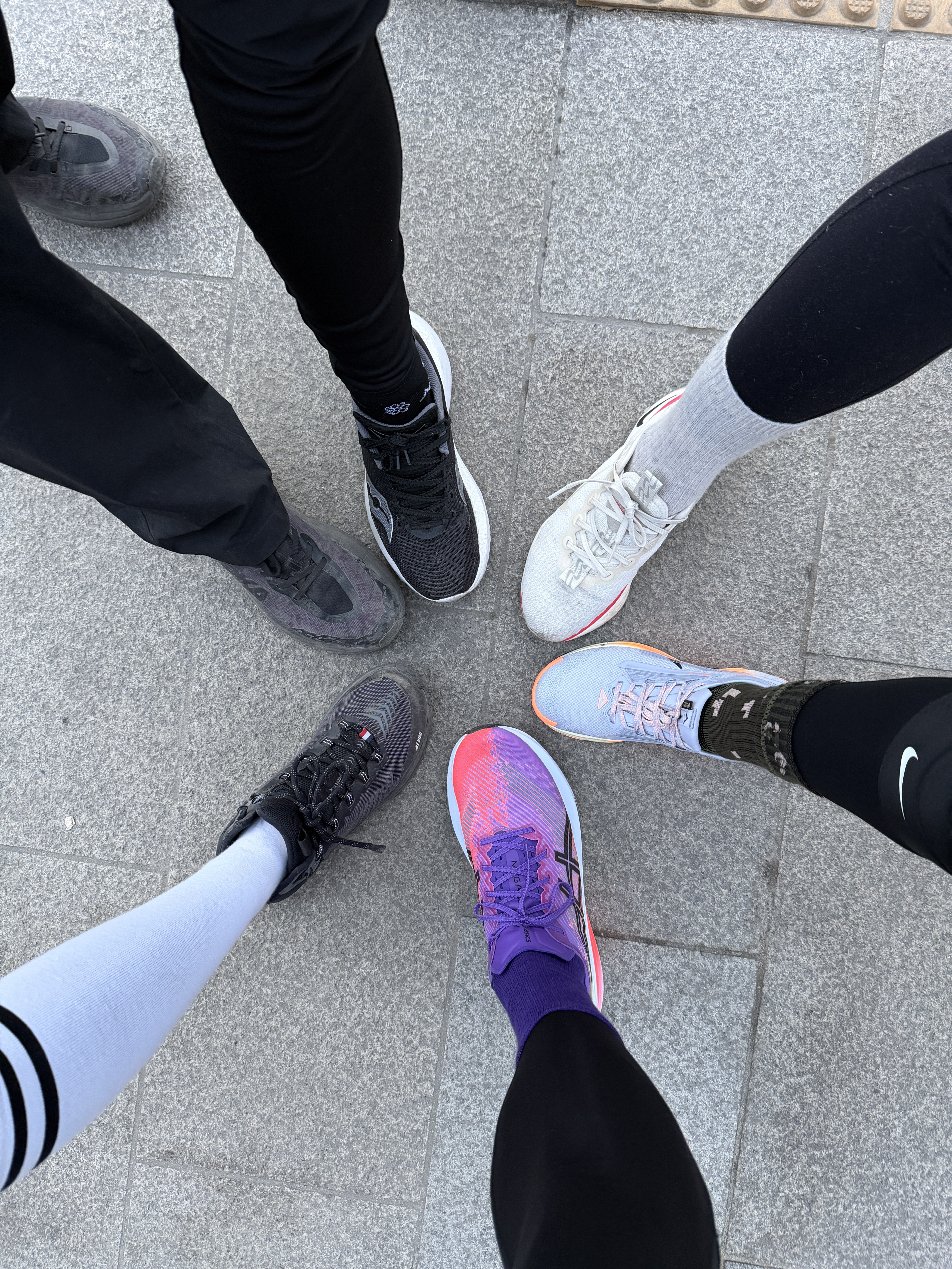 Asics Megablast Edo Purple Black 착용 스타일
