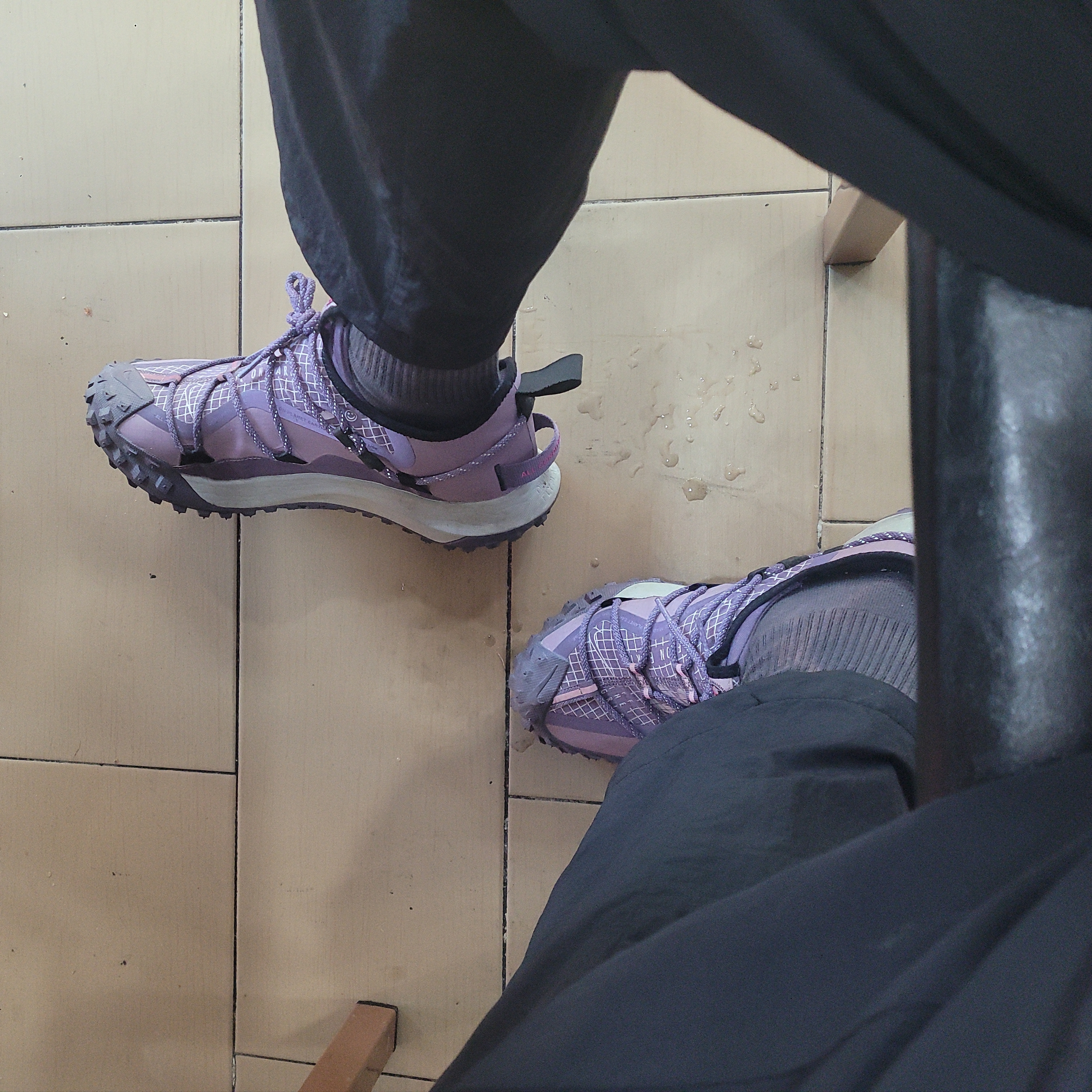 Nike ACG Mountain Fly Low Canyon Purple 착용 스타일