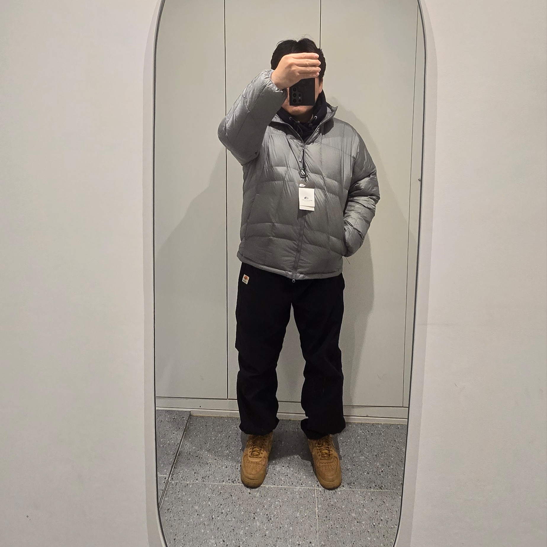 The North Face Wave LT On Jacket Gray, Nike Air Force 1 '07 WB Flax 착용 스타일 - 4