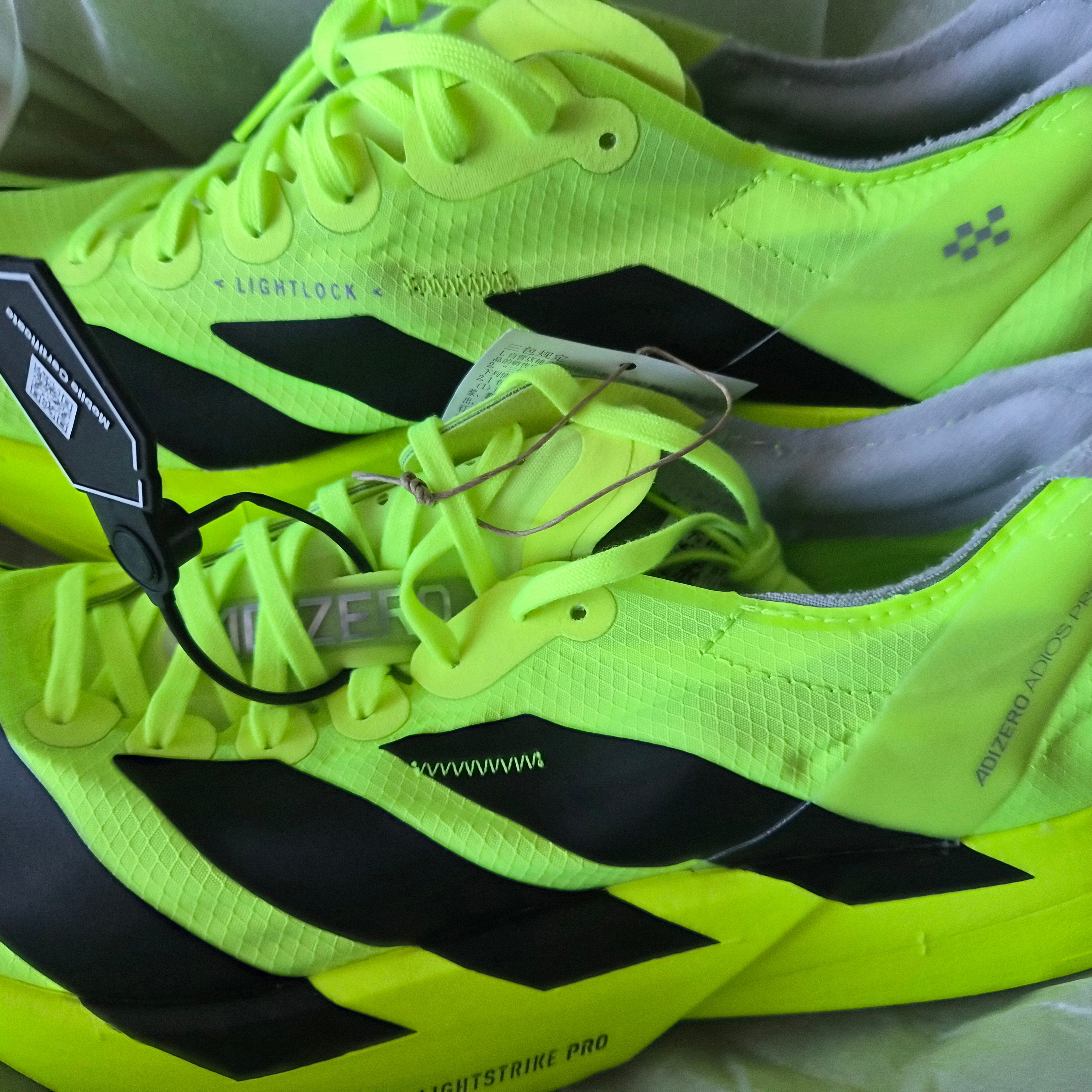 Adidas Adizero Adios Pro 4 Lucid Lemon Core Black 착용 스타일 - 1