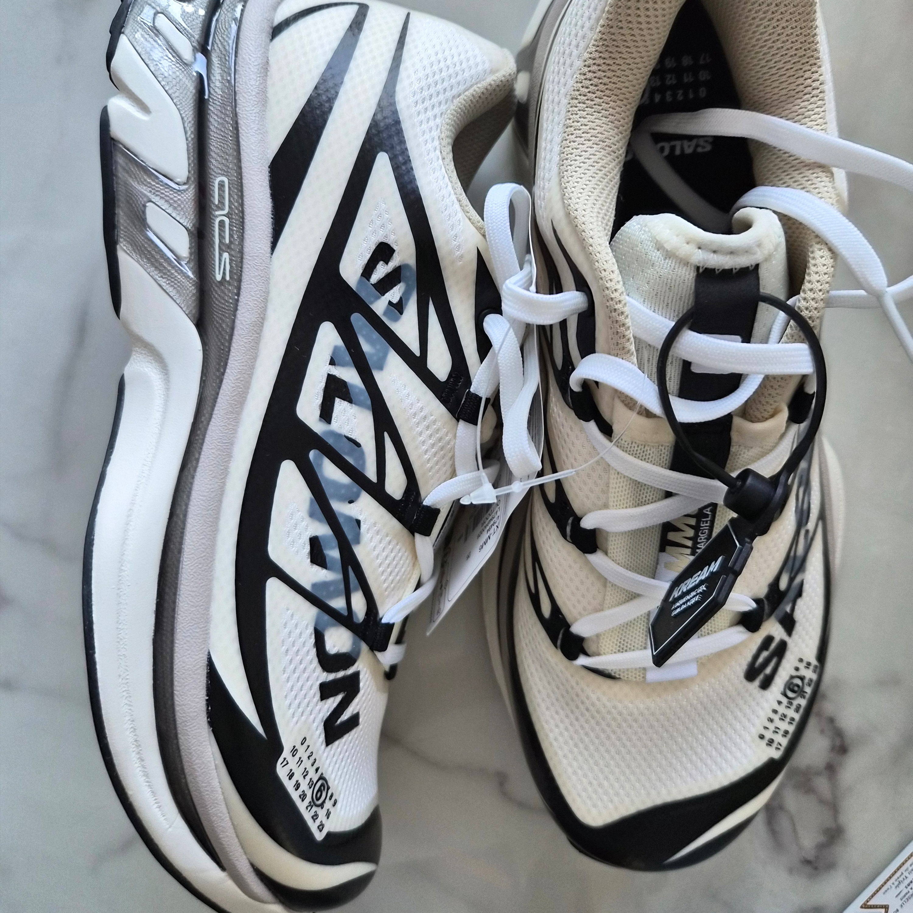 Salomon x MM6 Masion Margiela XT-MM6 Vanilla Ice Black 착용 스타일 - 2
