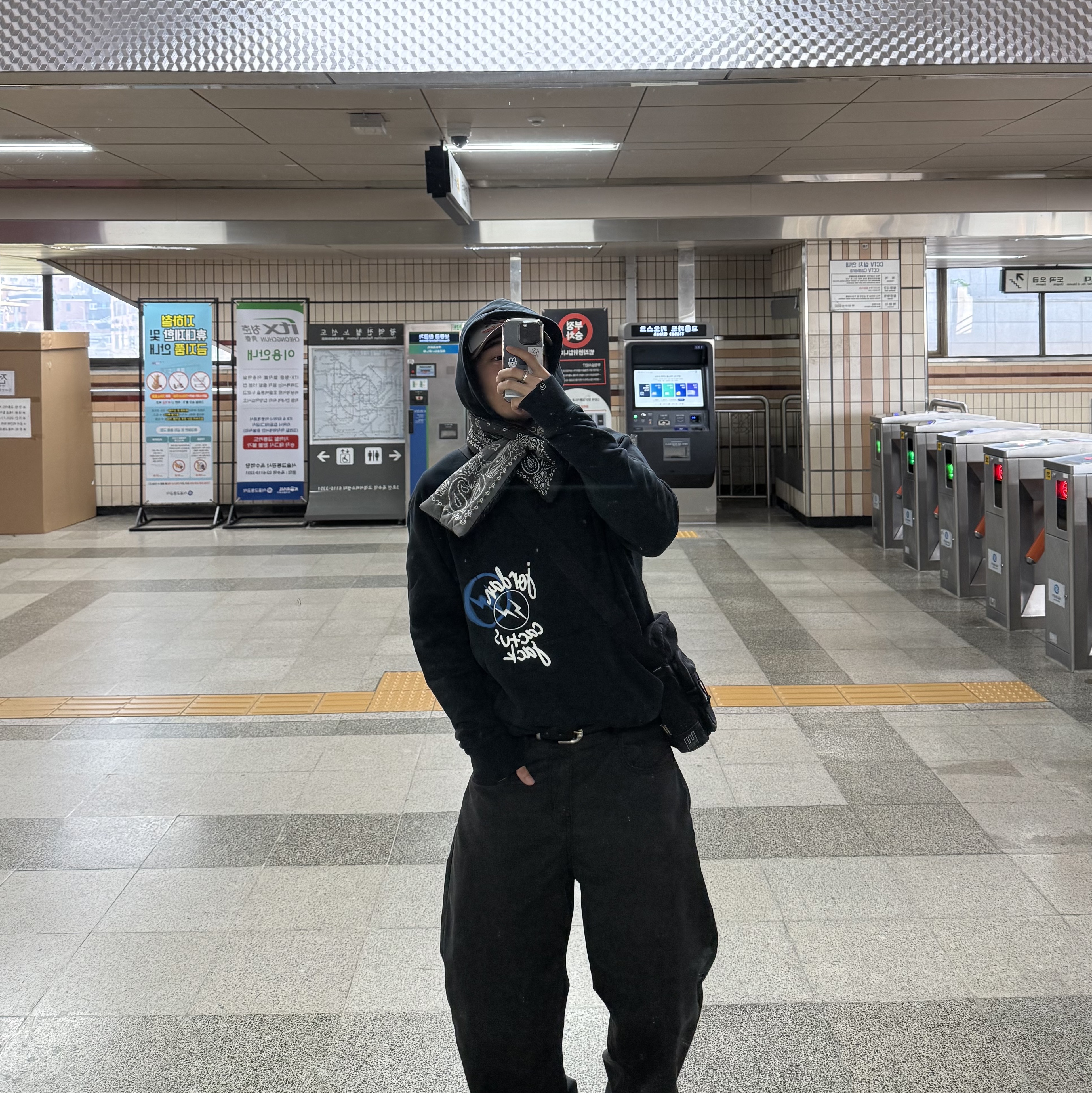Jordan x Travis Scott x Fragment Hoodie Black (DJ0615-010) 착용 스타일