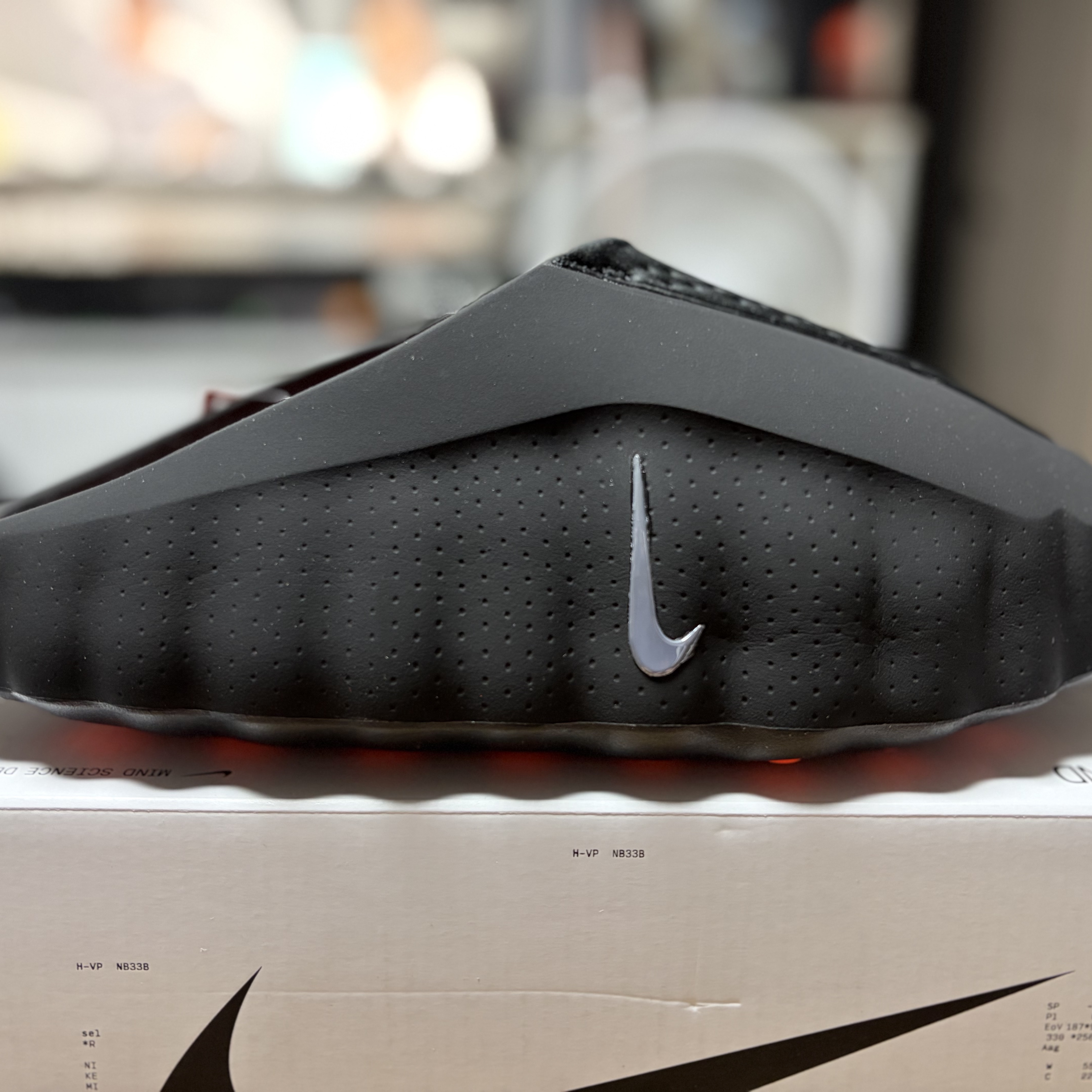 Nike Mind 001 Black Chrome 착용 스타일 - 3
