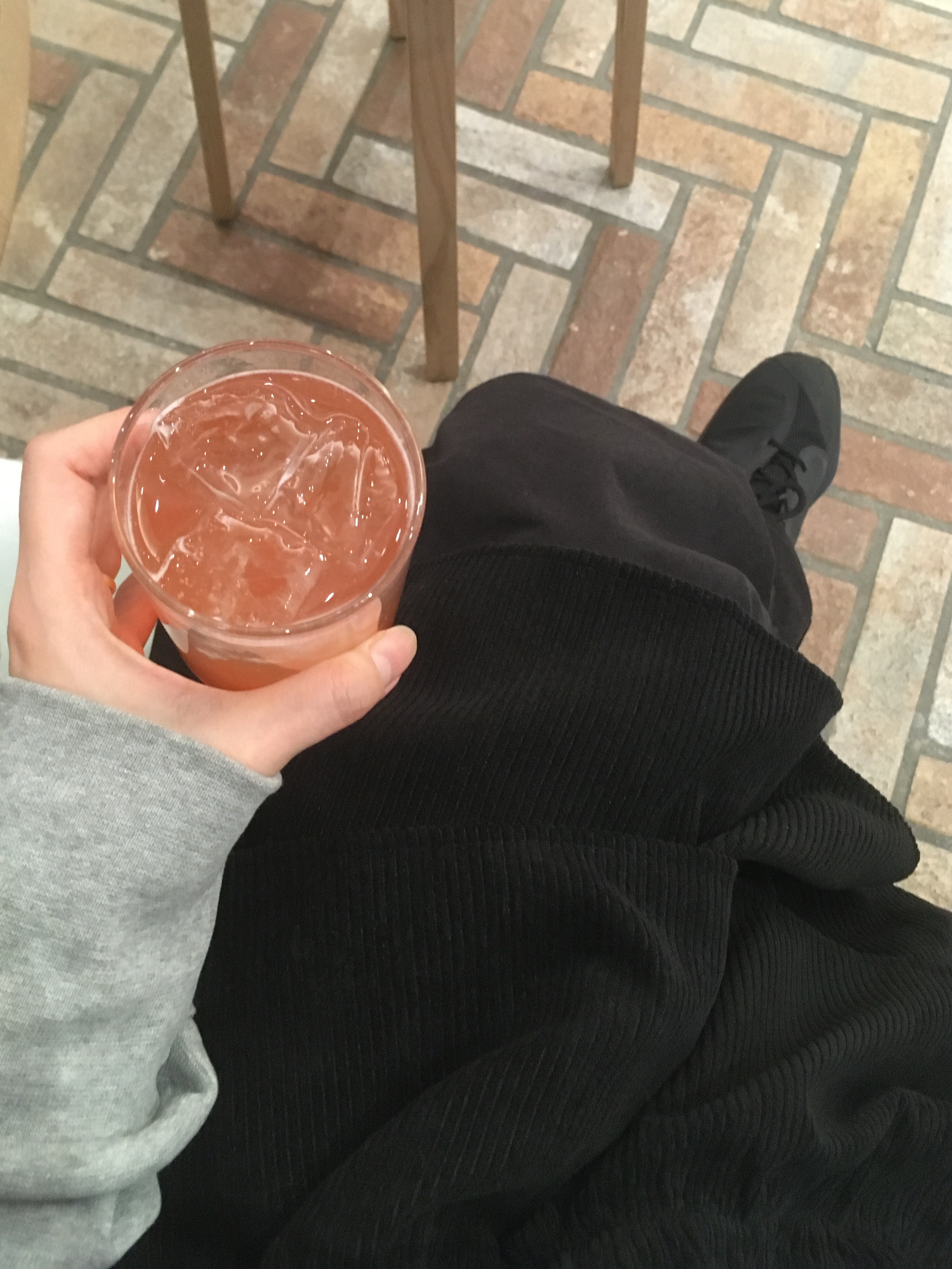 On Running x Post Archive Faction (Paf) Cloudventure Peak All Black 착용 스타일