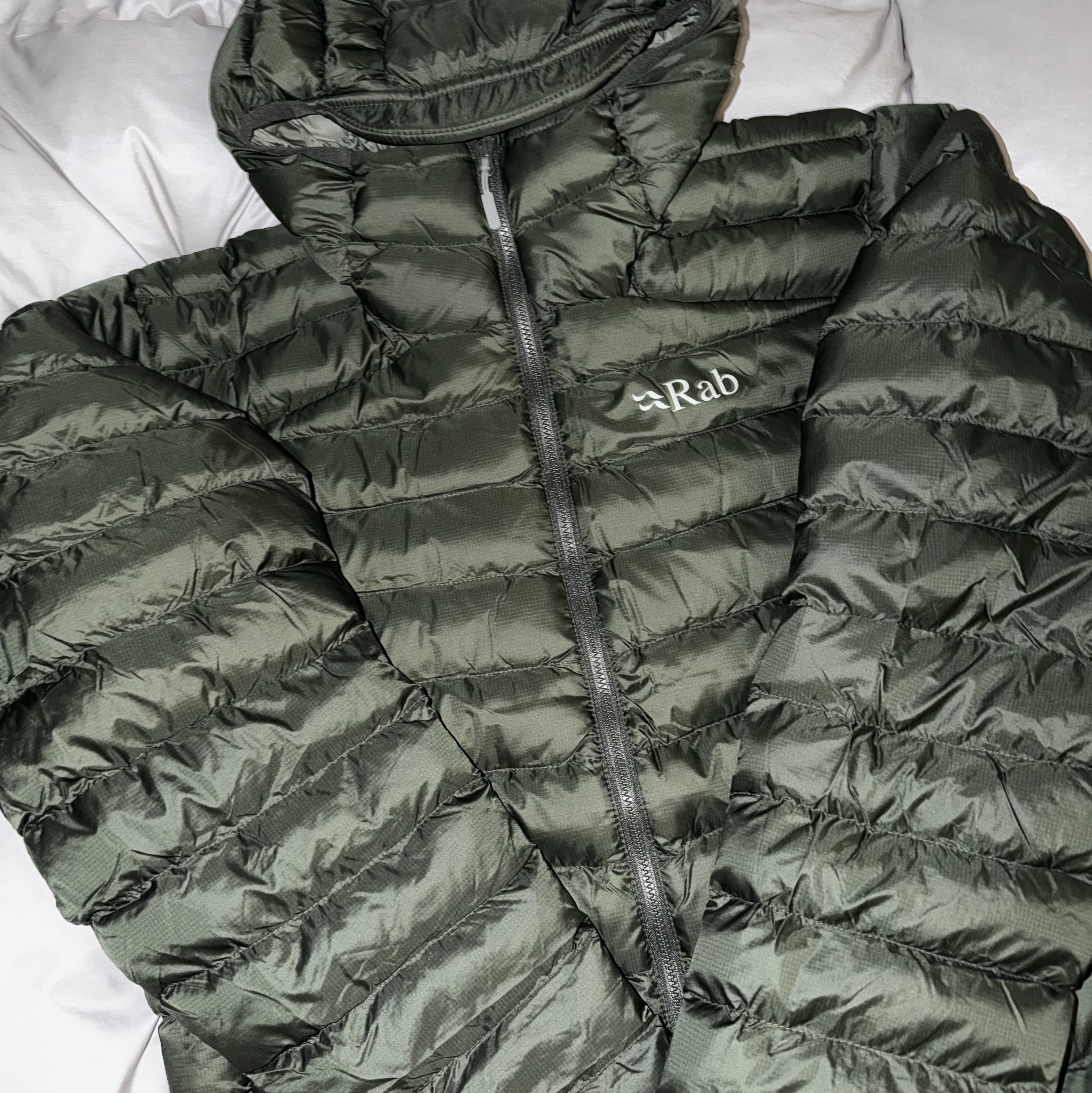 Rab Cirrus Alpine Insulated Jacket Army 착용 스타일