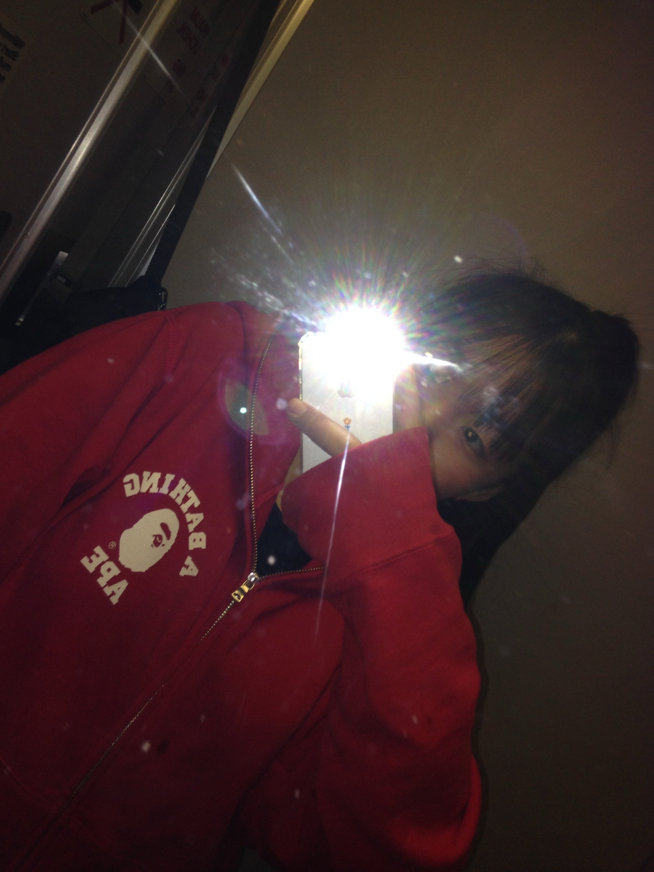BAPE Color Camo Shark Full Zip Hoodie Red 착용 스타일 - 1