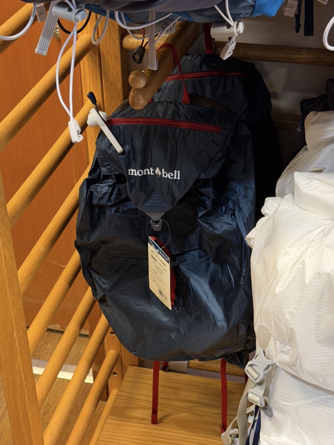 Montbell Versalite Pack 15 Backpack Blue Black 착용 스타일
