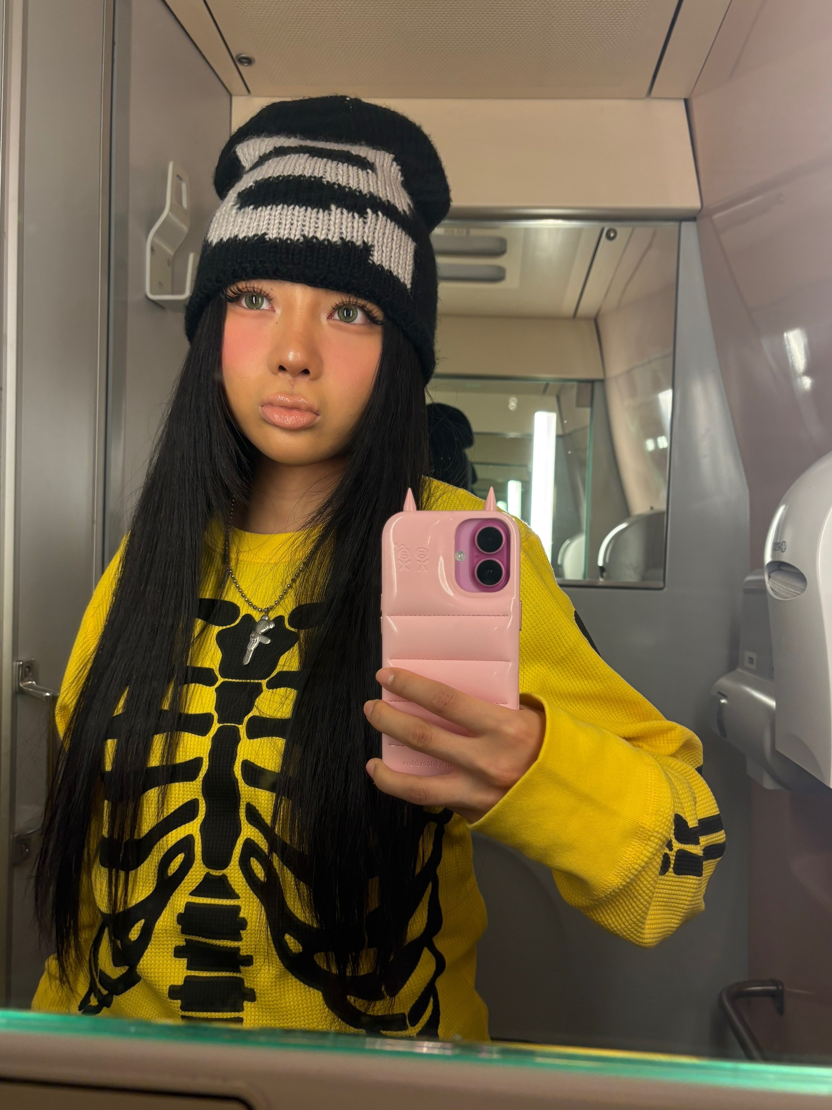 Supreme Hanes Bones Thermal Crew Yellow (1 Pack) - 25FW 착용 스타일 - 1