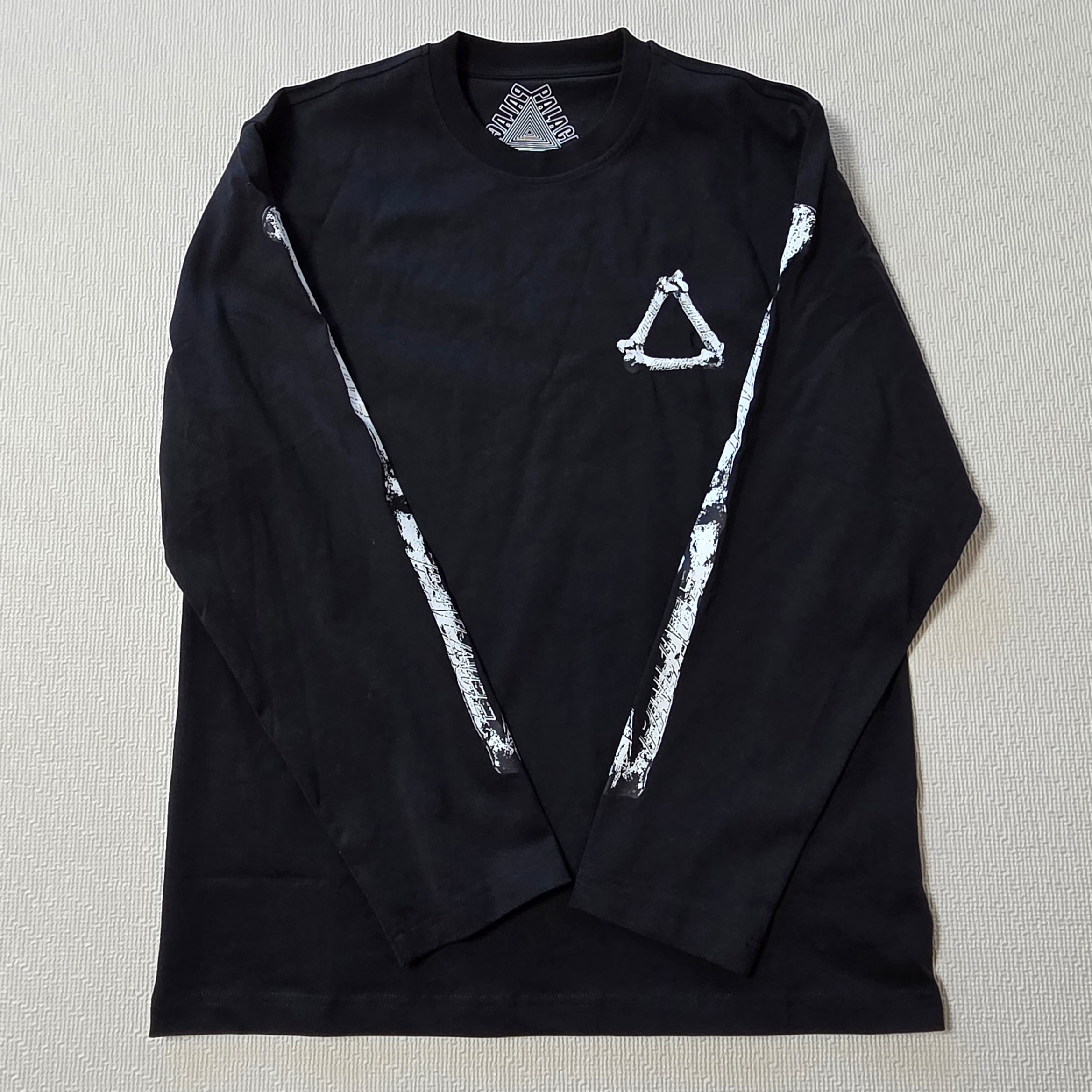 Palace Tri-Bone Longsleeve Black - 25FW 착용 스타일 - 1