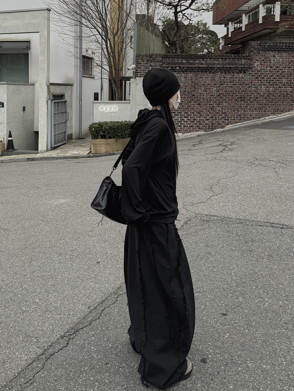 Balenciaga Le City Small Bag Black, [6% 적립] Negative Three Desert Boots sneakers Sand 착용 스타일 - 2