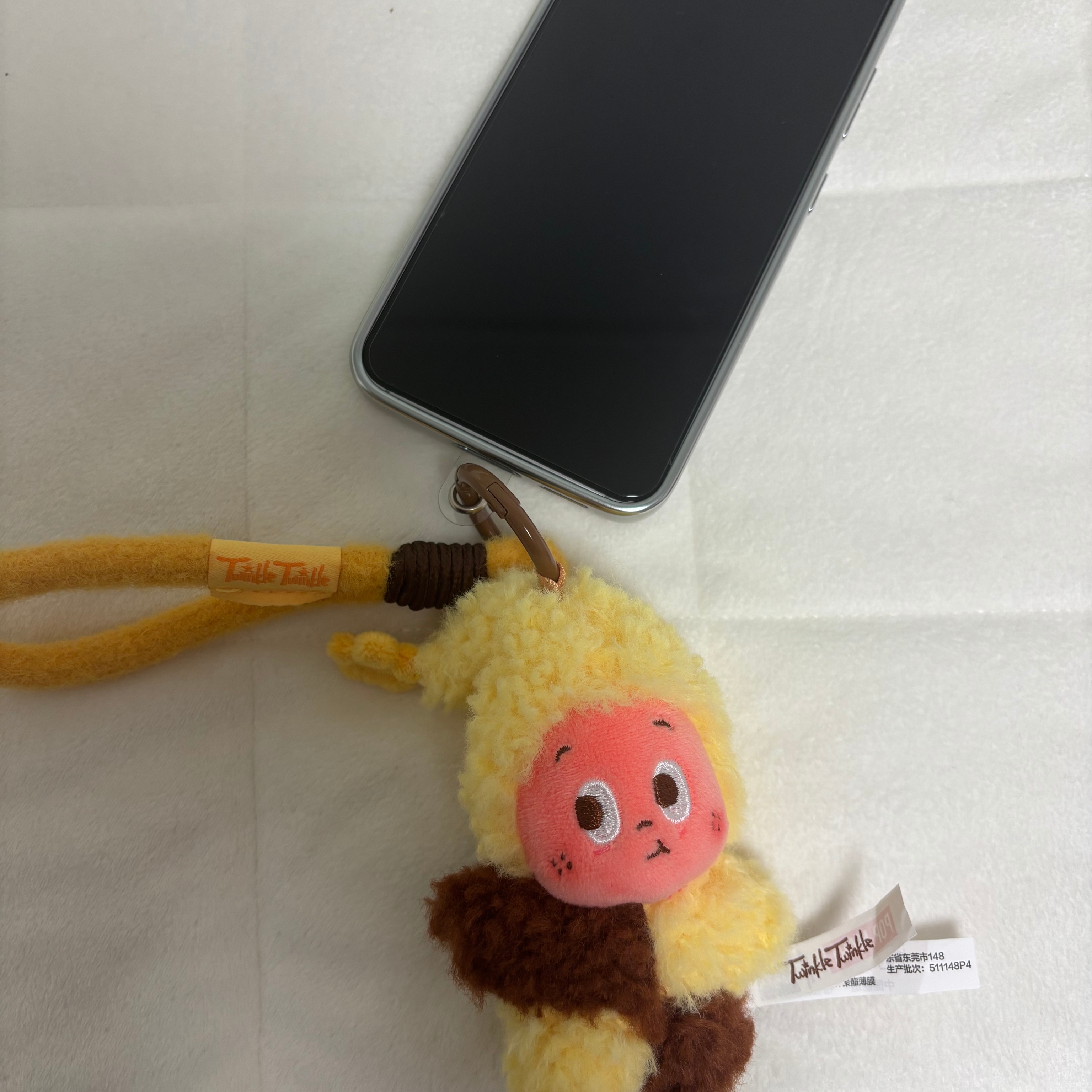 Pop Mart Twinkle Twinkle Savor the Moment Series-Fresh-Baked Mini Cookies Plush Pendant Salty Cookie (Opened Case) 착용 스타일