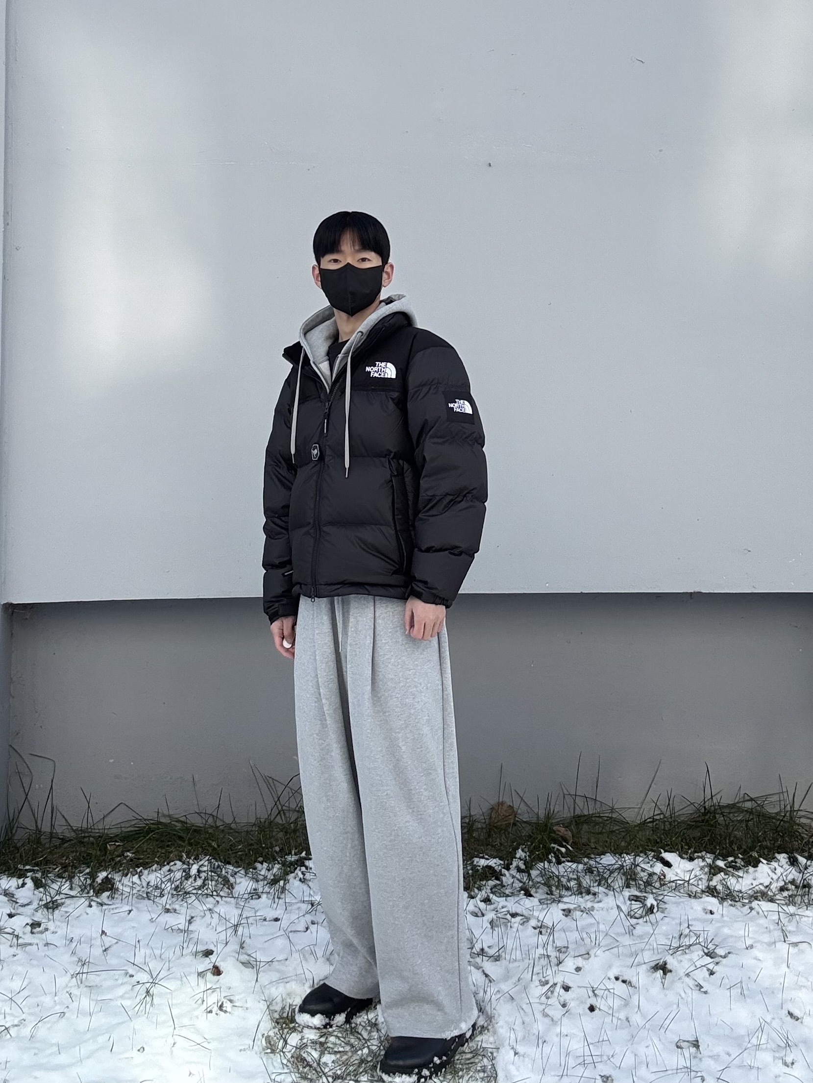 The North Face White Label Novelty Nuptse RDS Down Jacket Real Black 착용 스타일