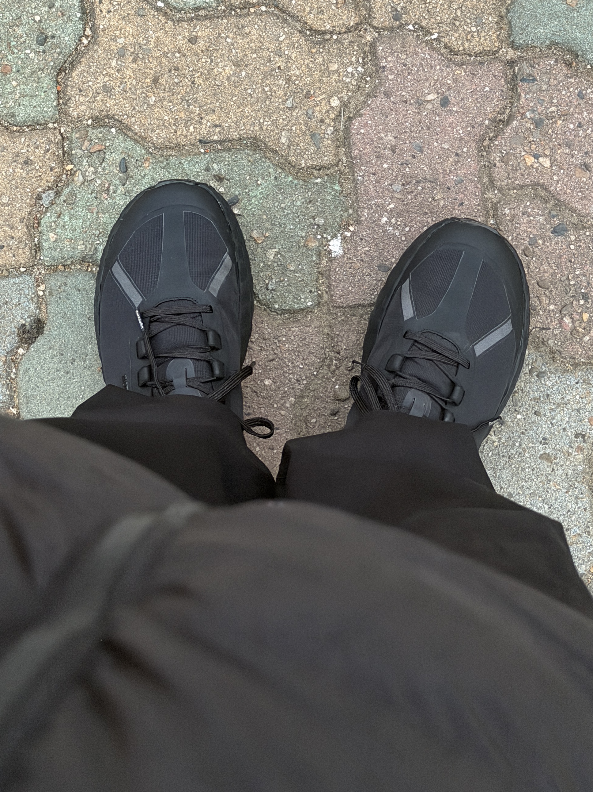 Norda 001/A Stealth Black 착용 스타일 - 1