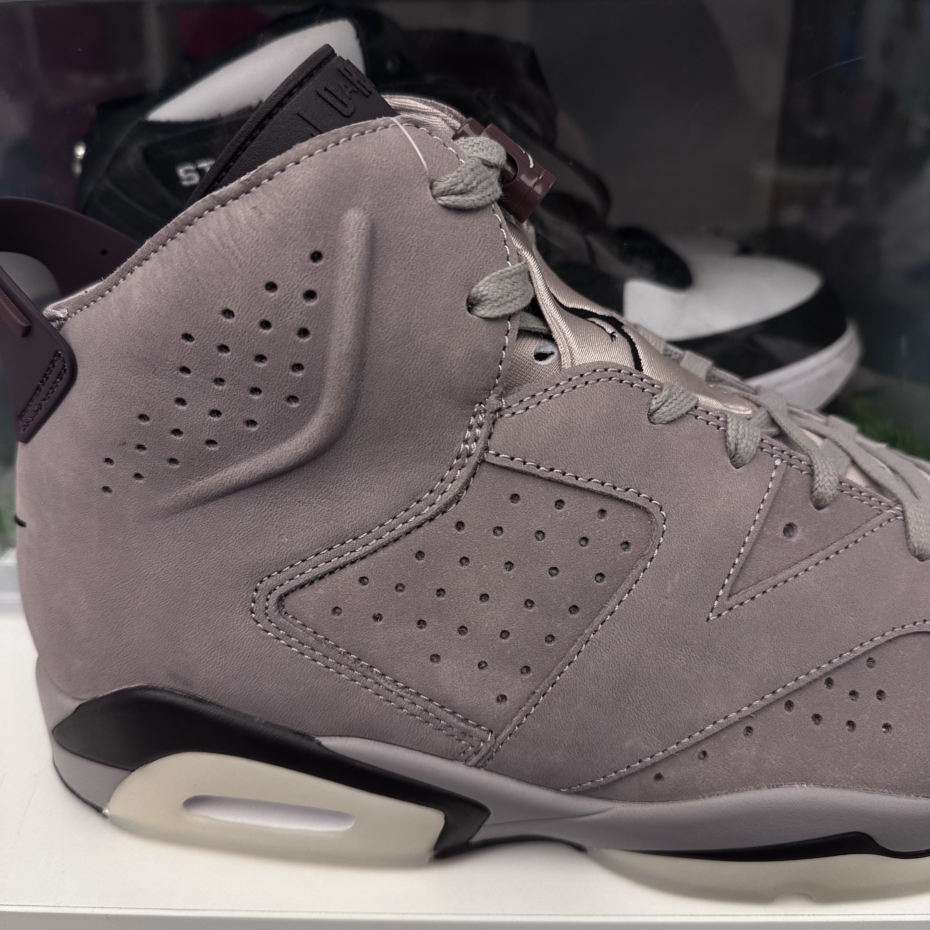 Jordan 6 x A Ma Maniere Retro Smokey Mauve Black 착용 스타일 - 2