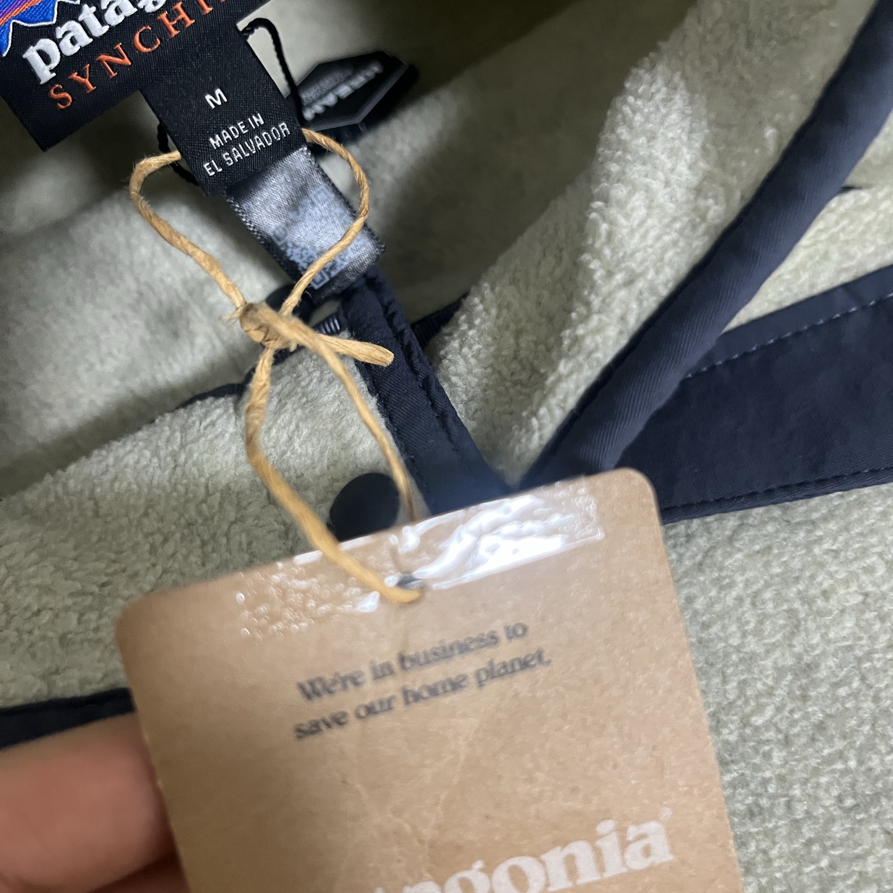 Patagonia Lightweight Synchilla Snap-T Fleece Pullover Oatmeal Heather/Smolder Blue/New Navy 착용 스타일