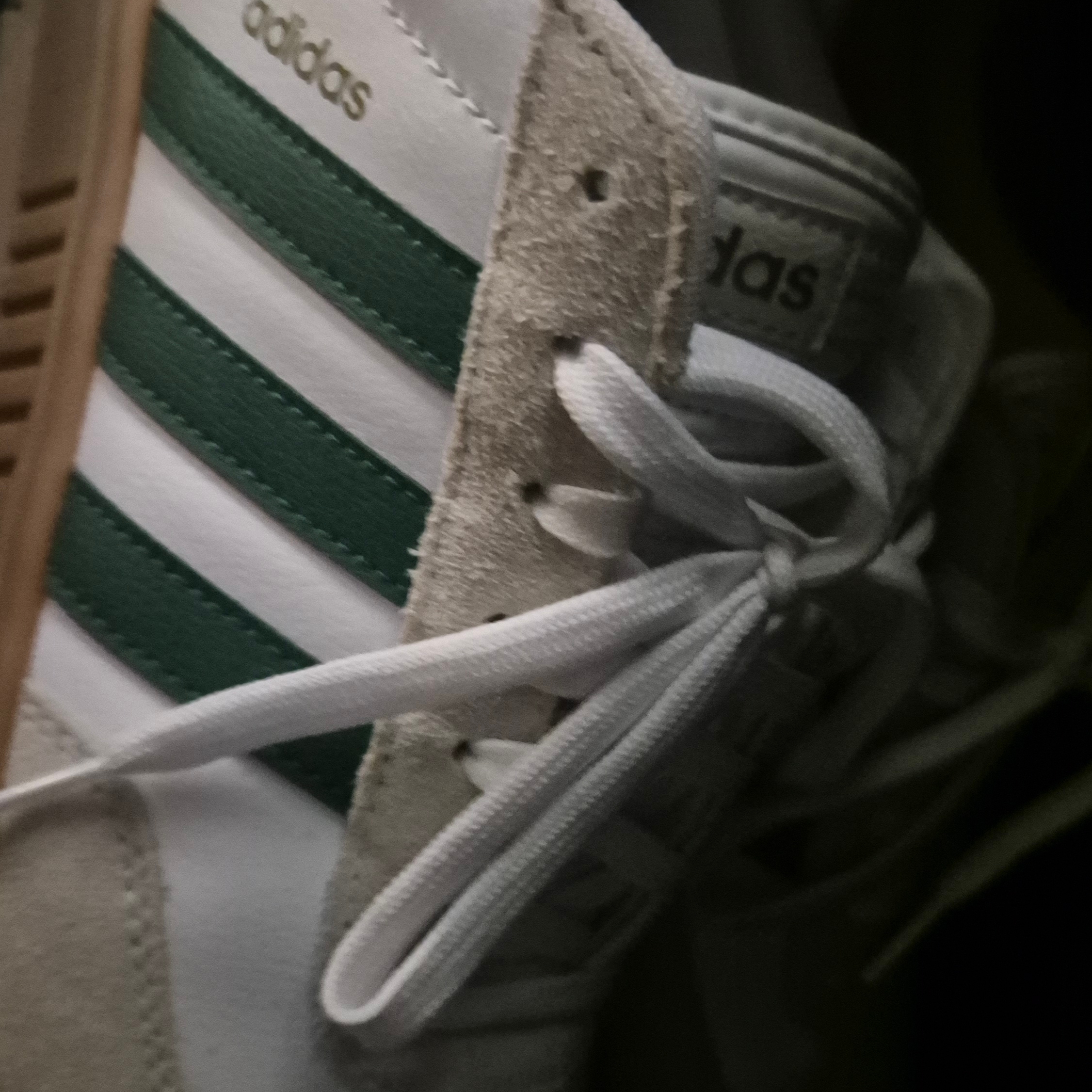 Adidas Gradas Collegiate Green 착용 스타일