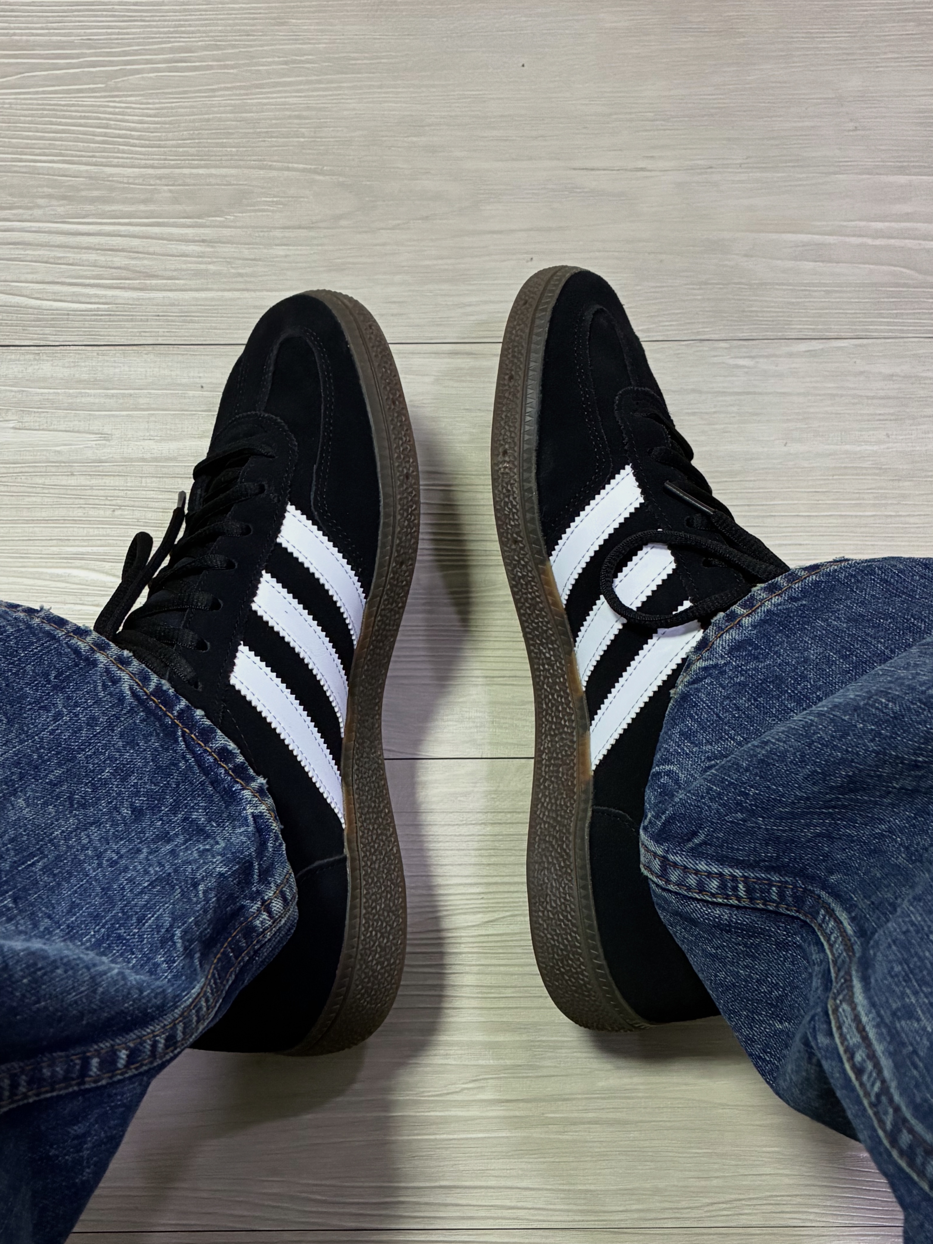 Adidas Spezial Handball Core Black 착용 스타일 - 1