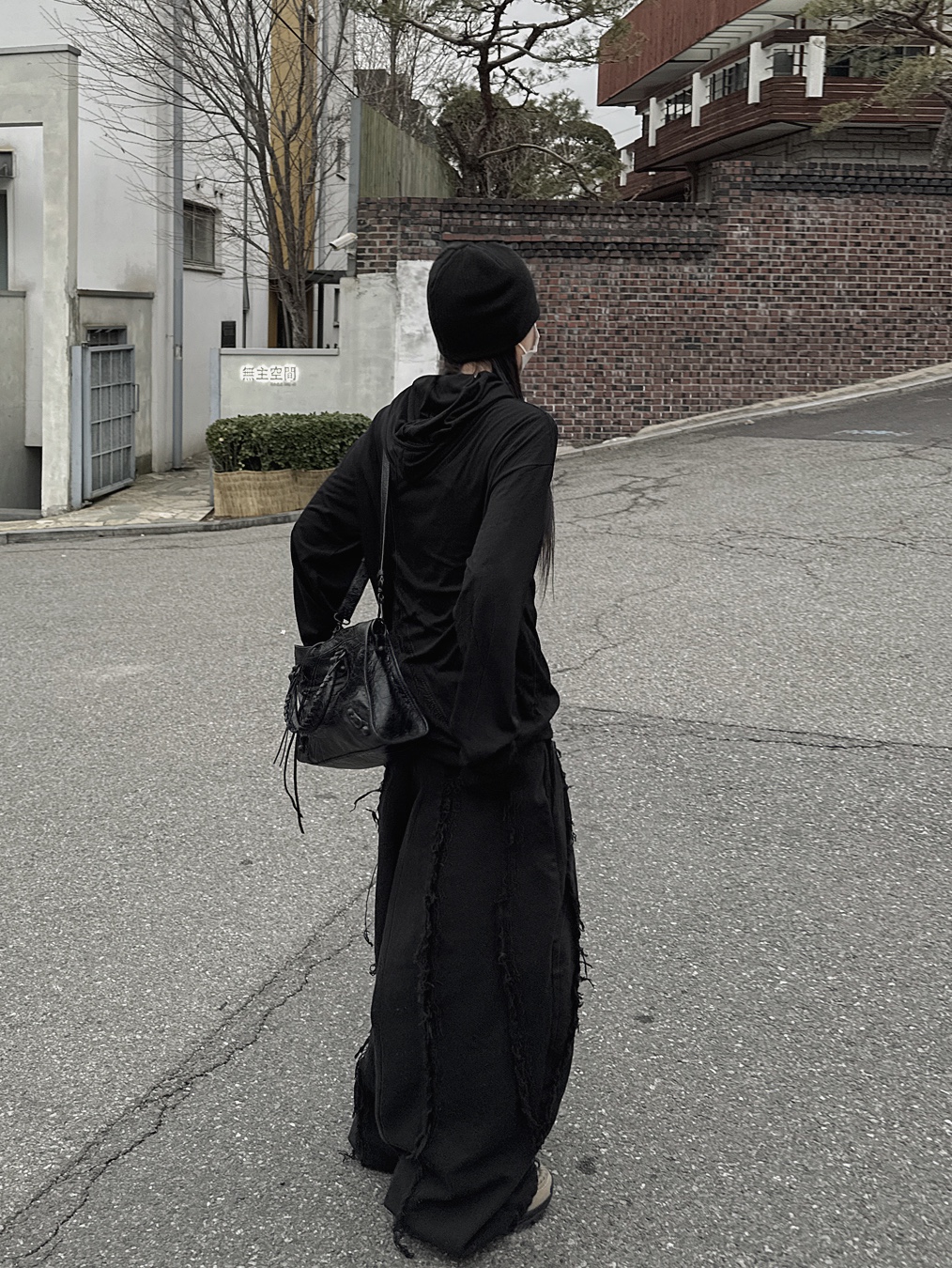 Balenciaga Le City Small Bag Black, [6% 적립] Negative Three Desert Boots sneakers Sand 착용 스타일 - 1