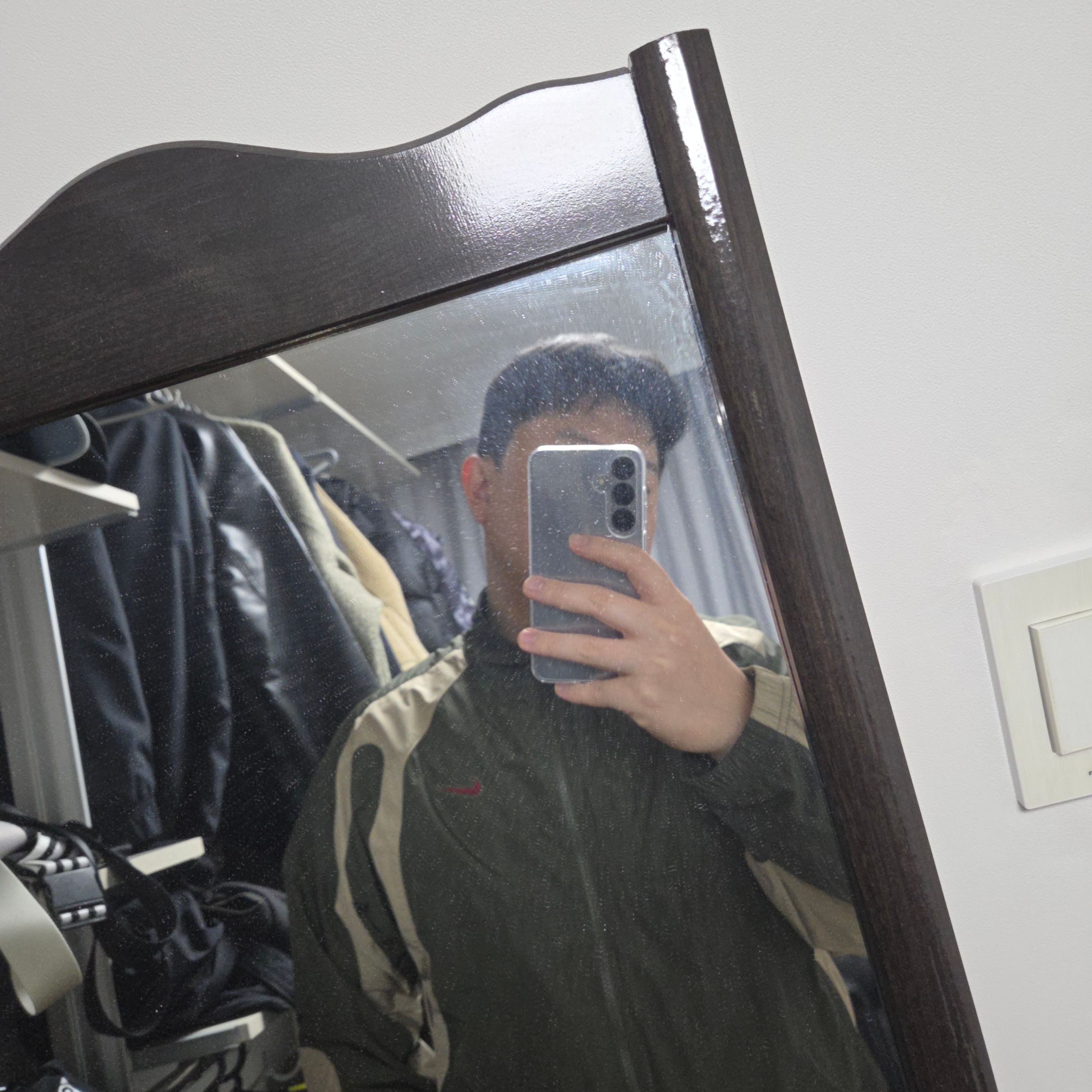Nike x Drake Nocta Nylon Track Jacket Khaki (FN7667-325) 착용 스타일