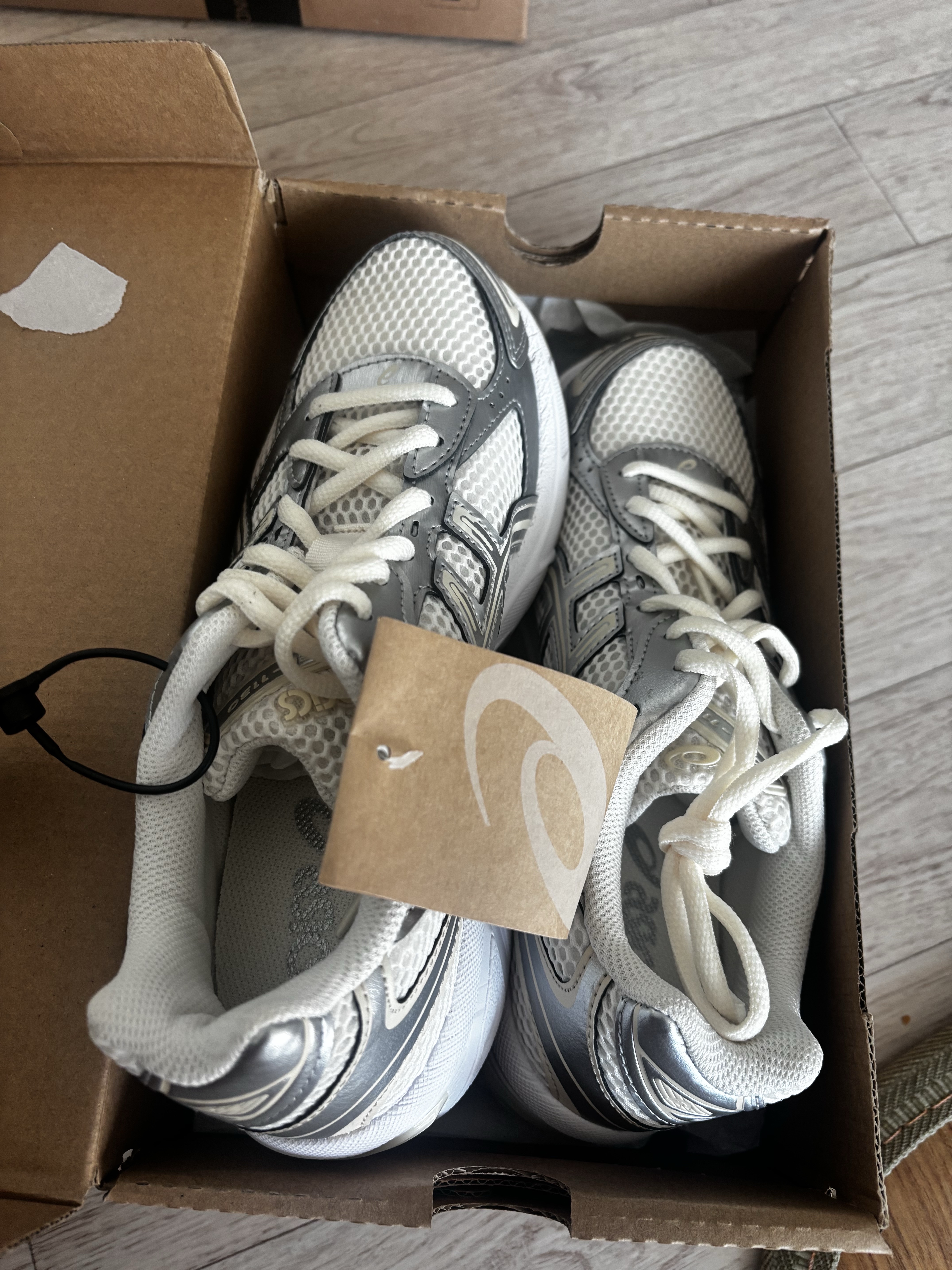 (W) Asics Gel-1130 Cream Pure Silver 착용 스타일 - 1
