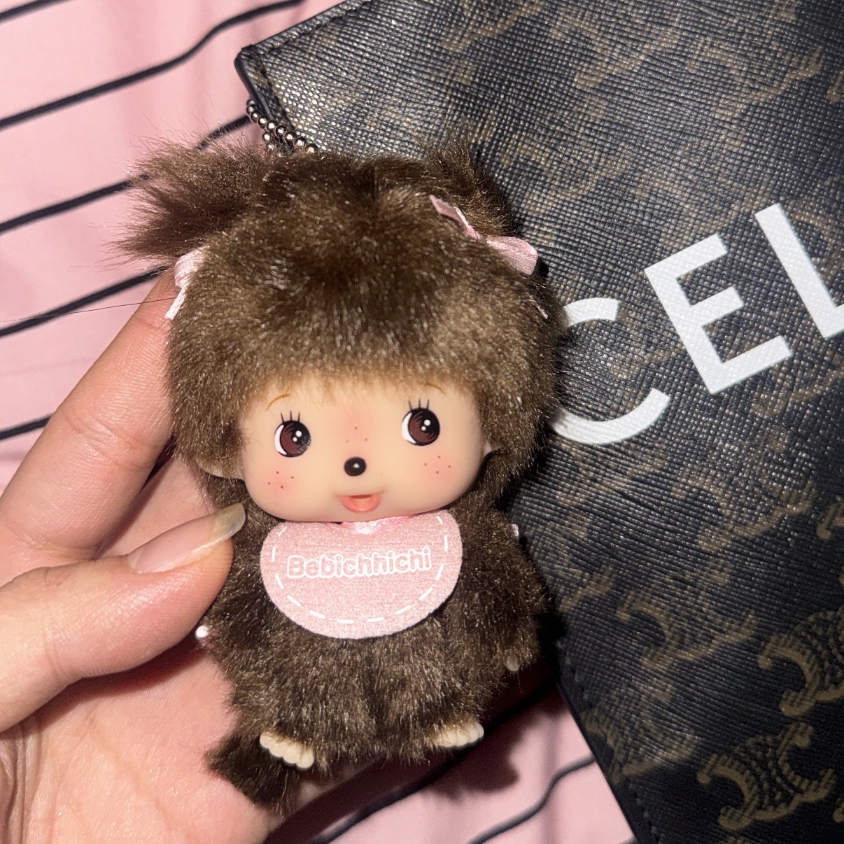 Monchhichi Bebichhichi Bighead SS Girl Key Chain Pink 착용 스타일
