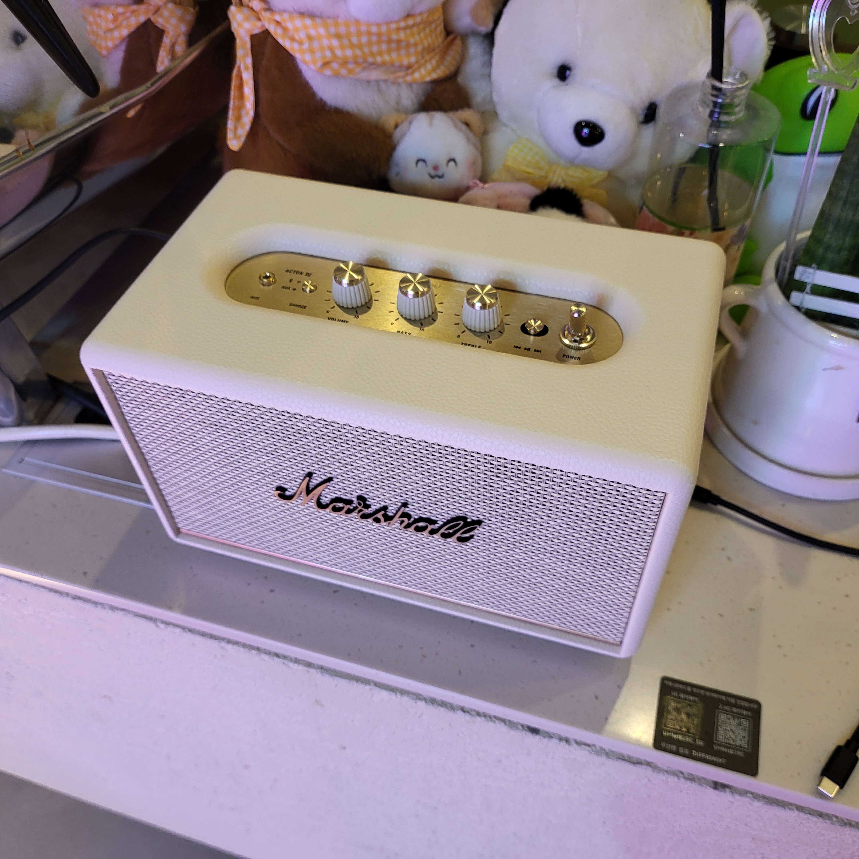 Marshall Acton III Bluetooth Cream (Korean Ver.) 착용 스타일