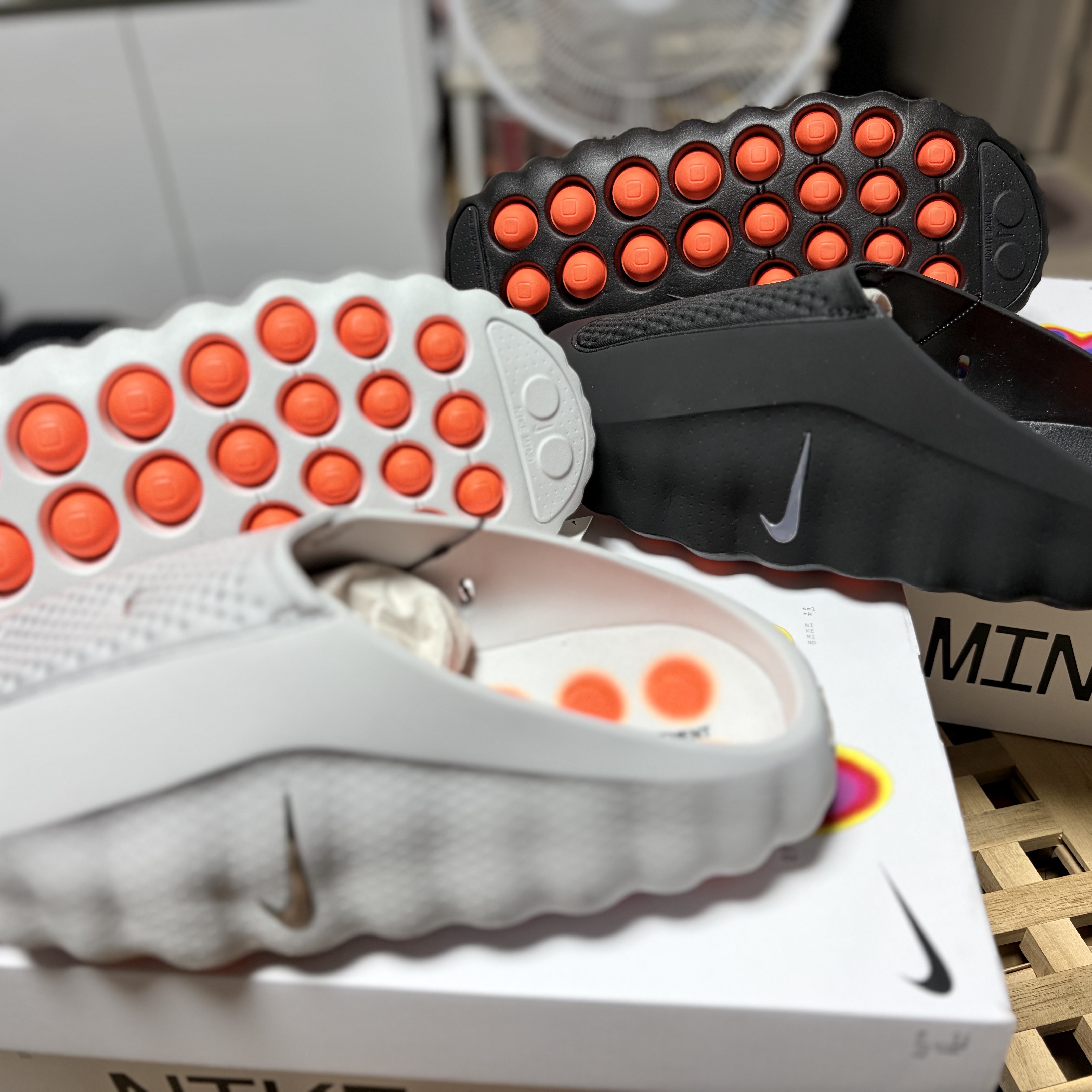 Nike Mind 001 Light Smoke Grey Chrome 착용 스타일 - 7