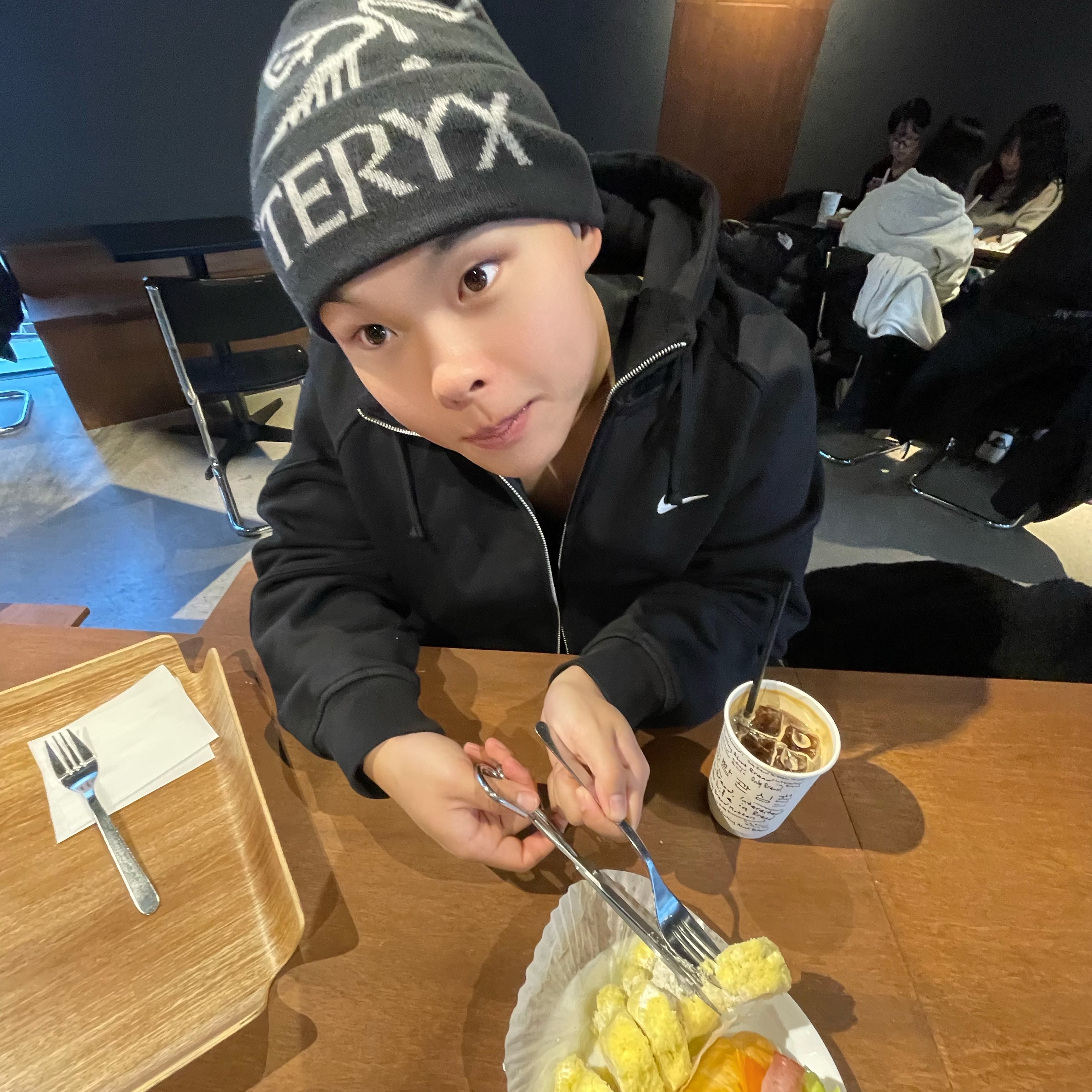 Arc'teryx Bird Word Toque Black Void, Supreme x Nike Zip Up Hooded Sweatshirt Black - 25SS 착용 스타일 - 2
