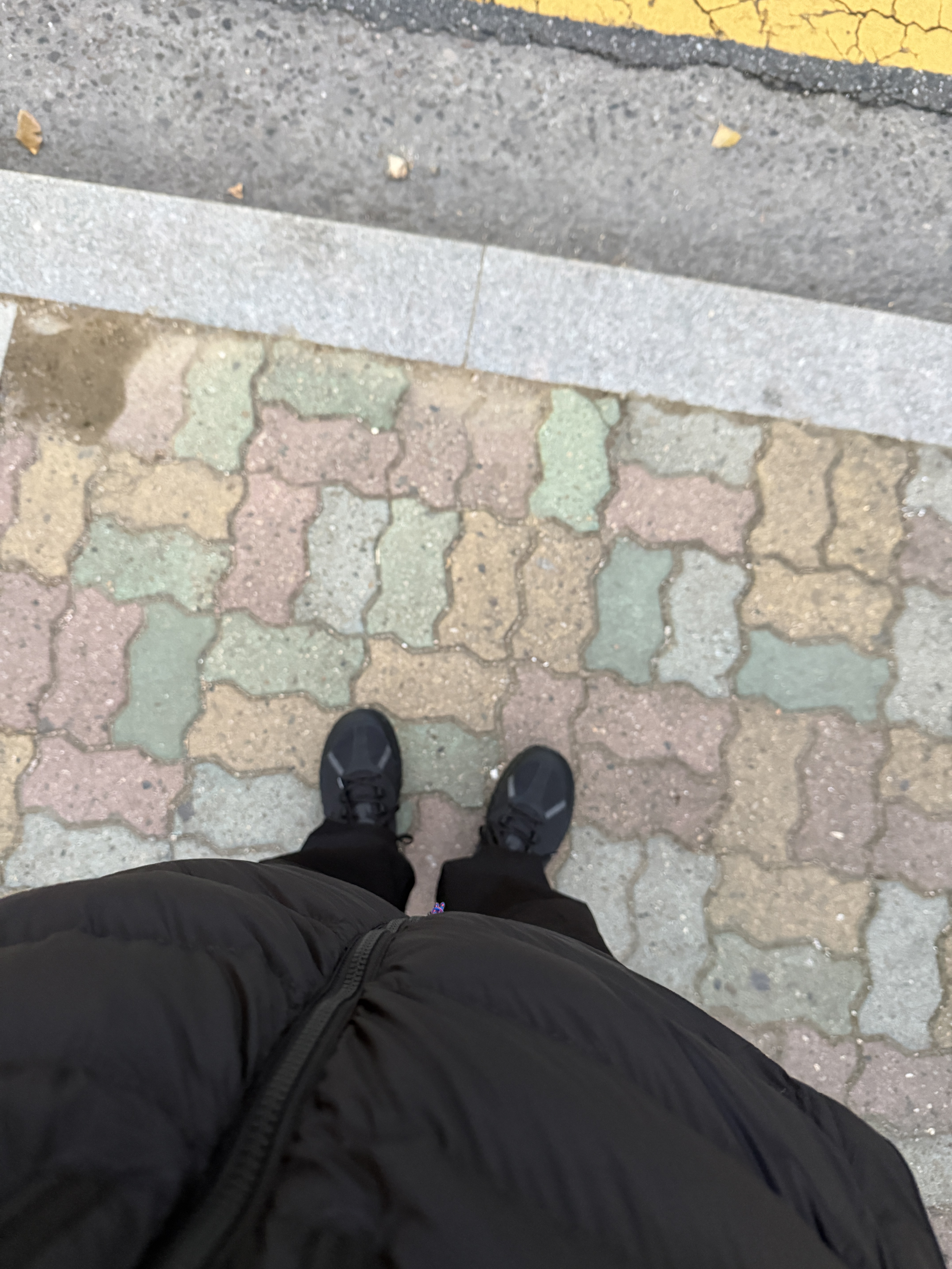 Norda 001/A Stealth Black 착용 스타일 - 2