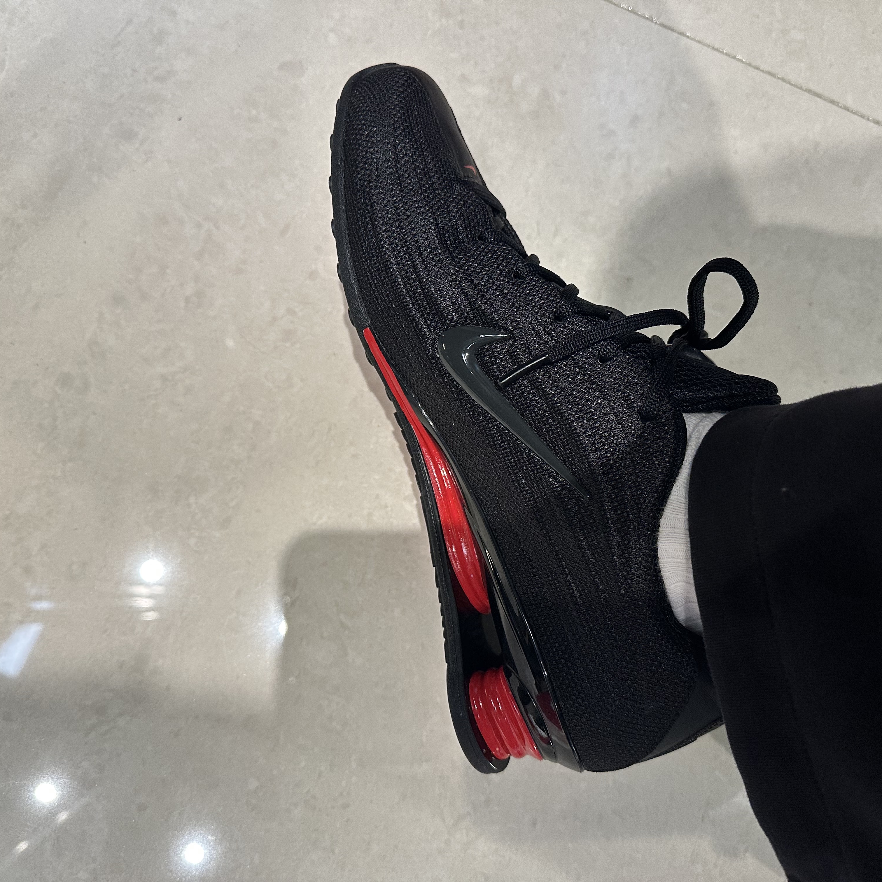 (W) Nike Shox Z Black University Red 착용 스타일
