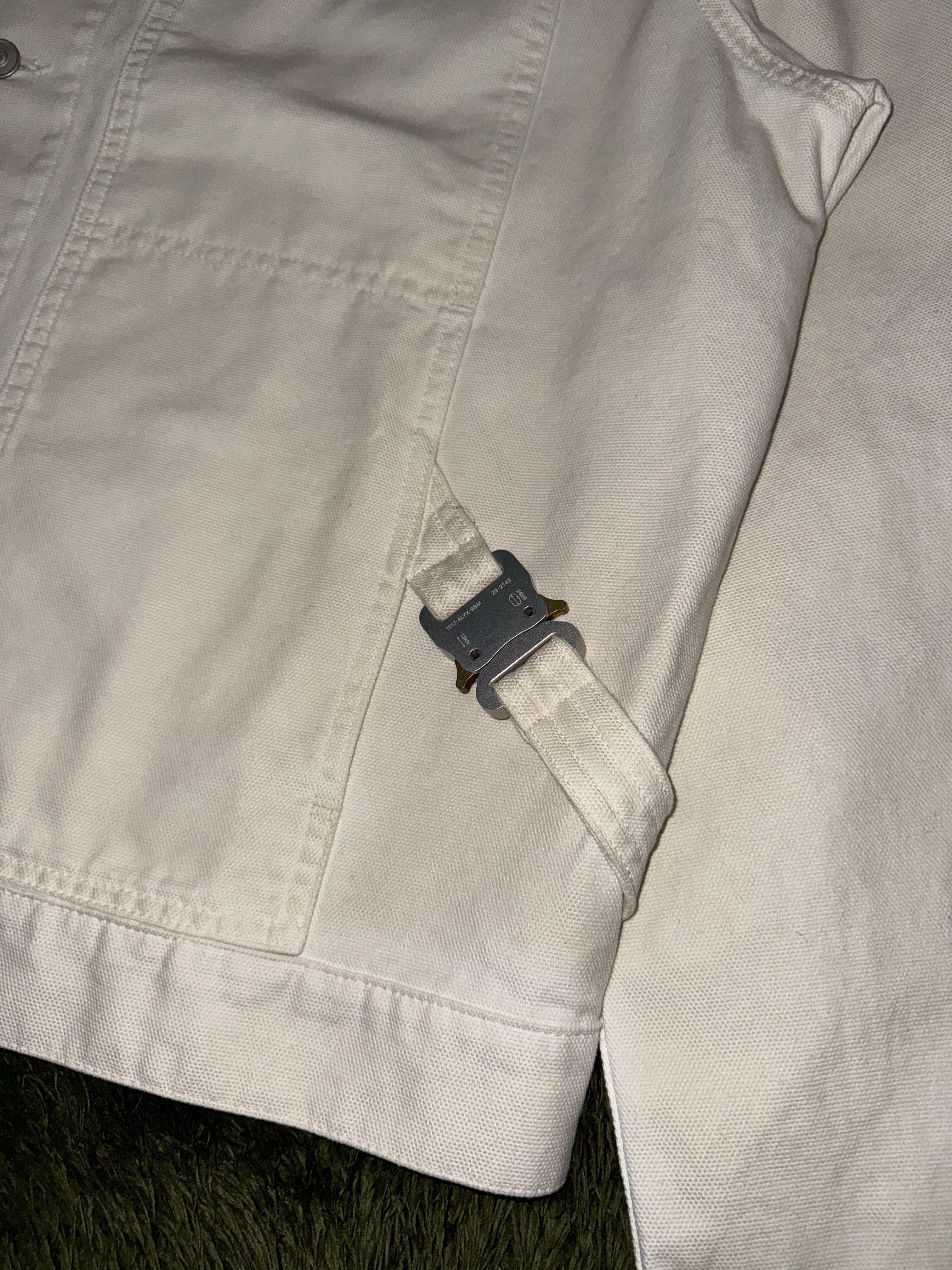 1017 Alyx 9SM Buckle Canvas Jacket Washed Light Tan 착용 스타일 - 5