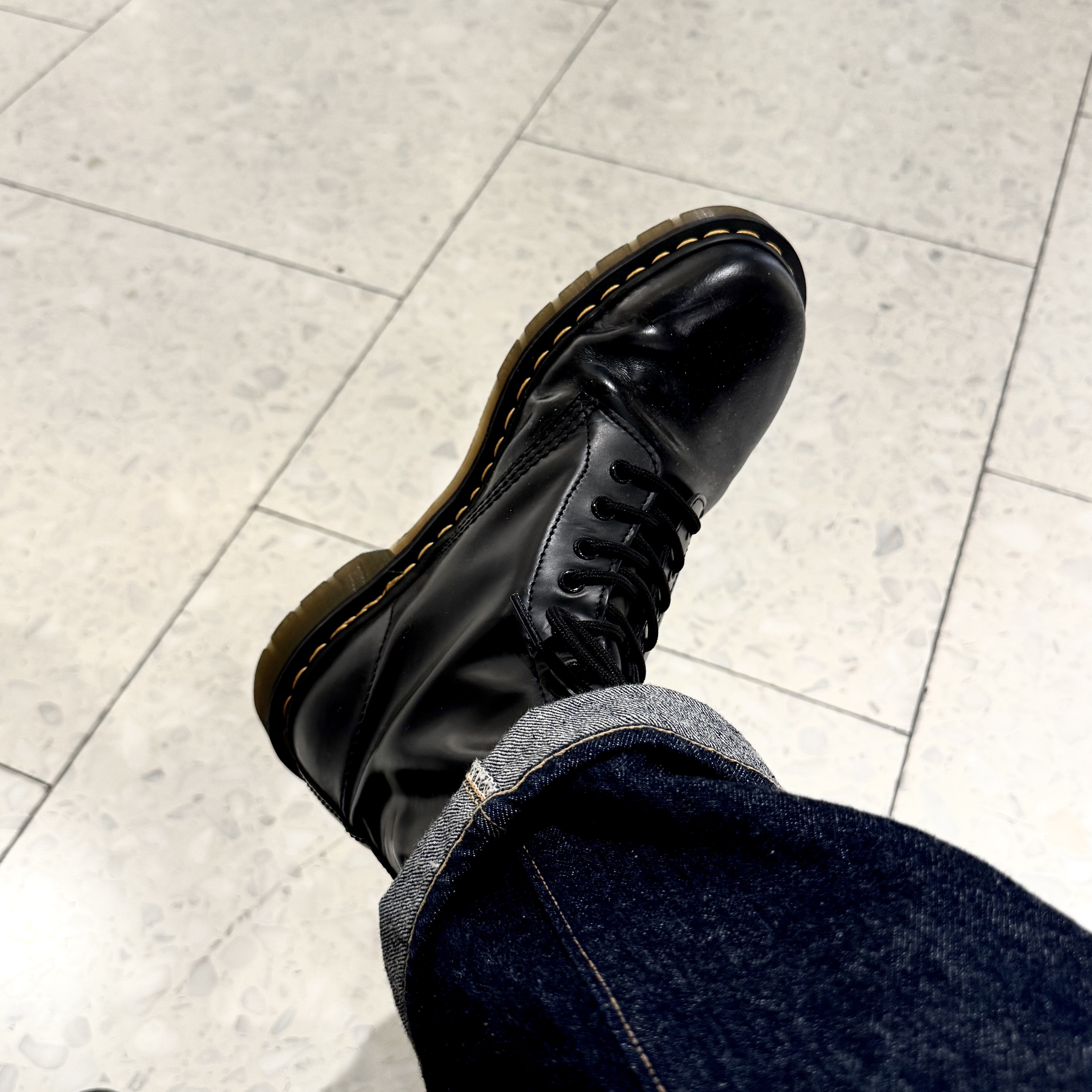 Dr. Martens 1460 Smooth Boots Black 착용 스타일 - 2
