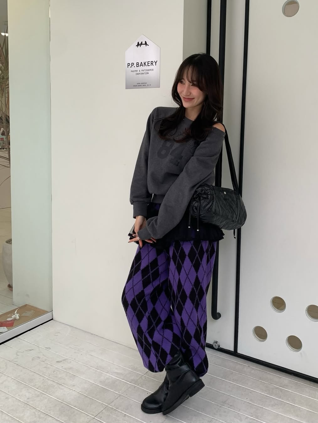 SOMSOC Argyle Contrast Knitted Pants Purple 착용 스타일 - 2