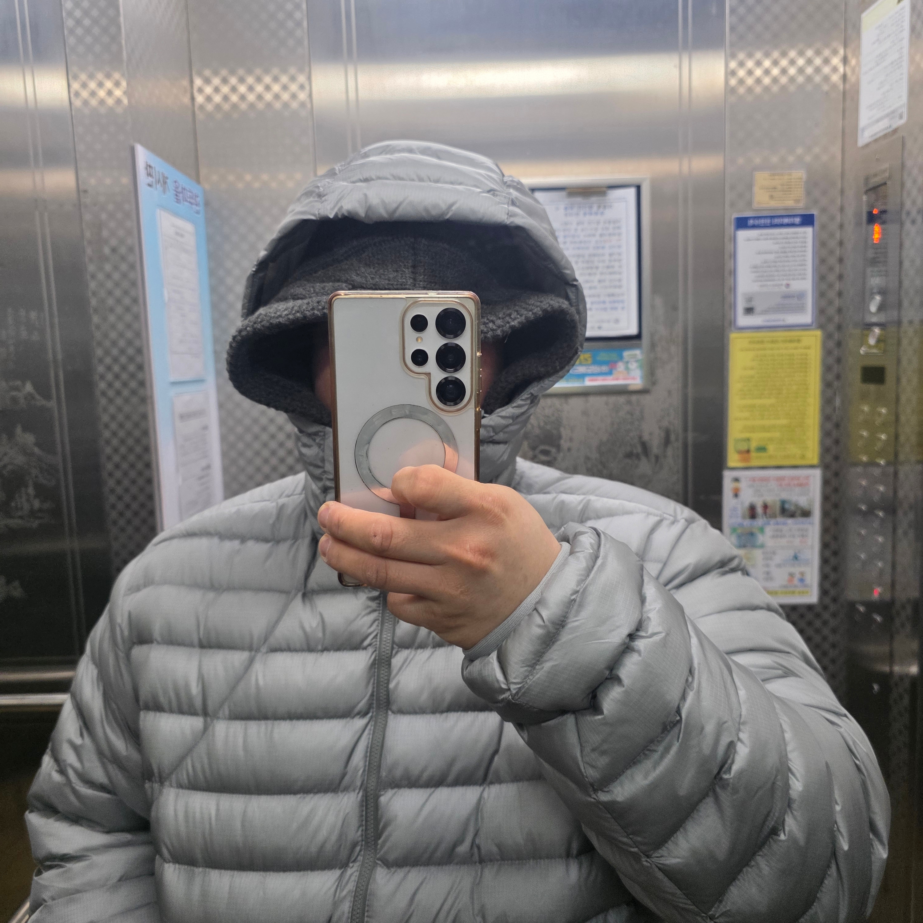 The North Face Ventus On Jacket Silver 착용 스타일