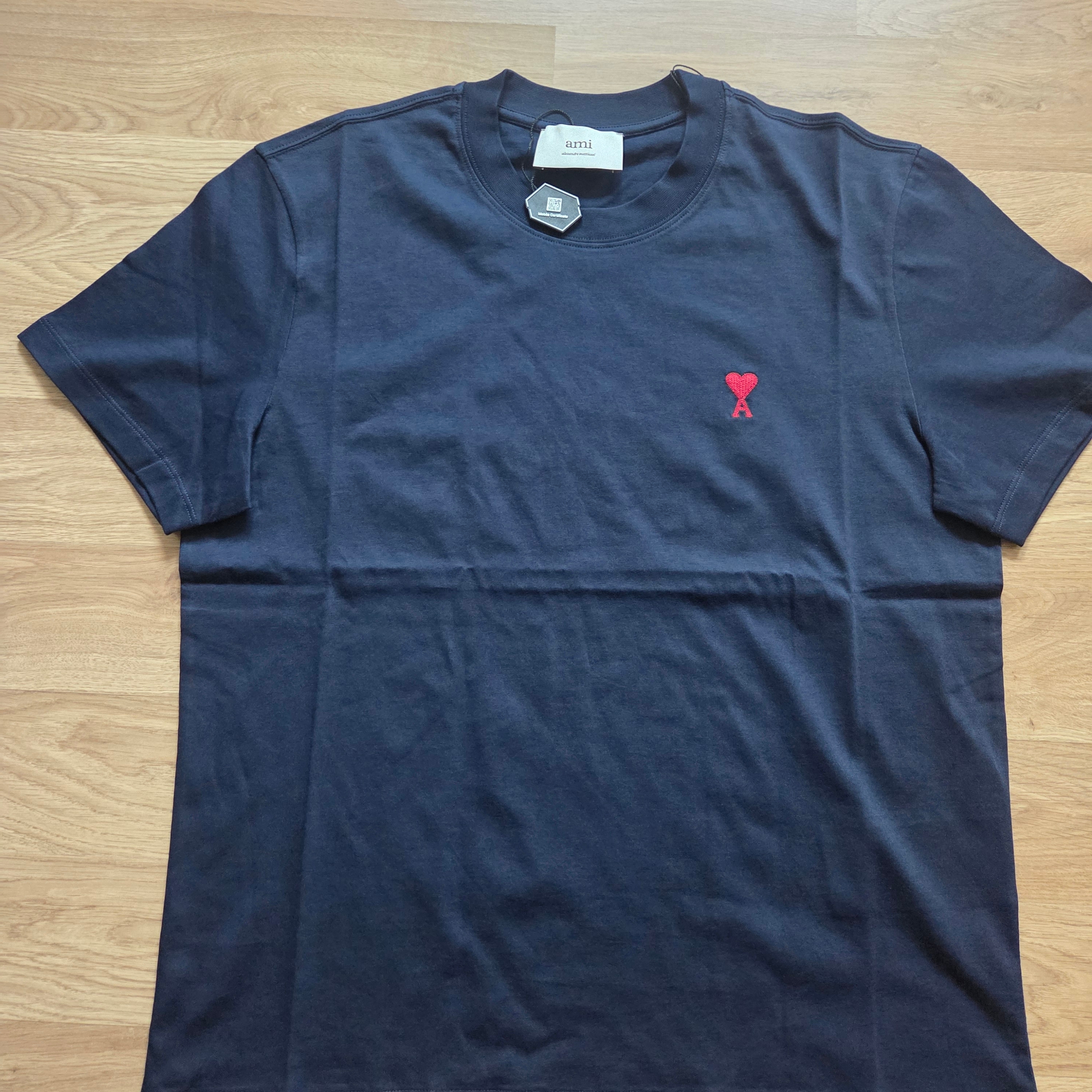 AMI de Coeur T-Shirt Navy 착용 스타일