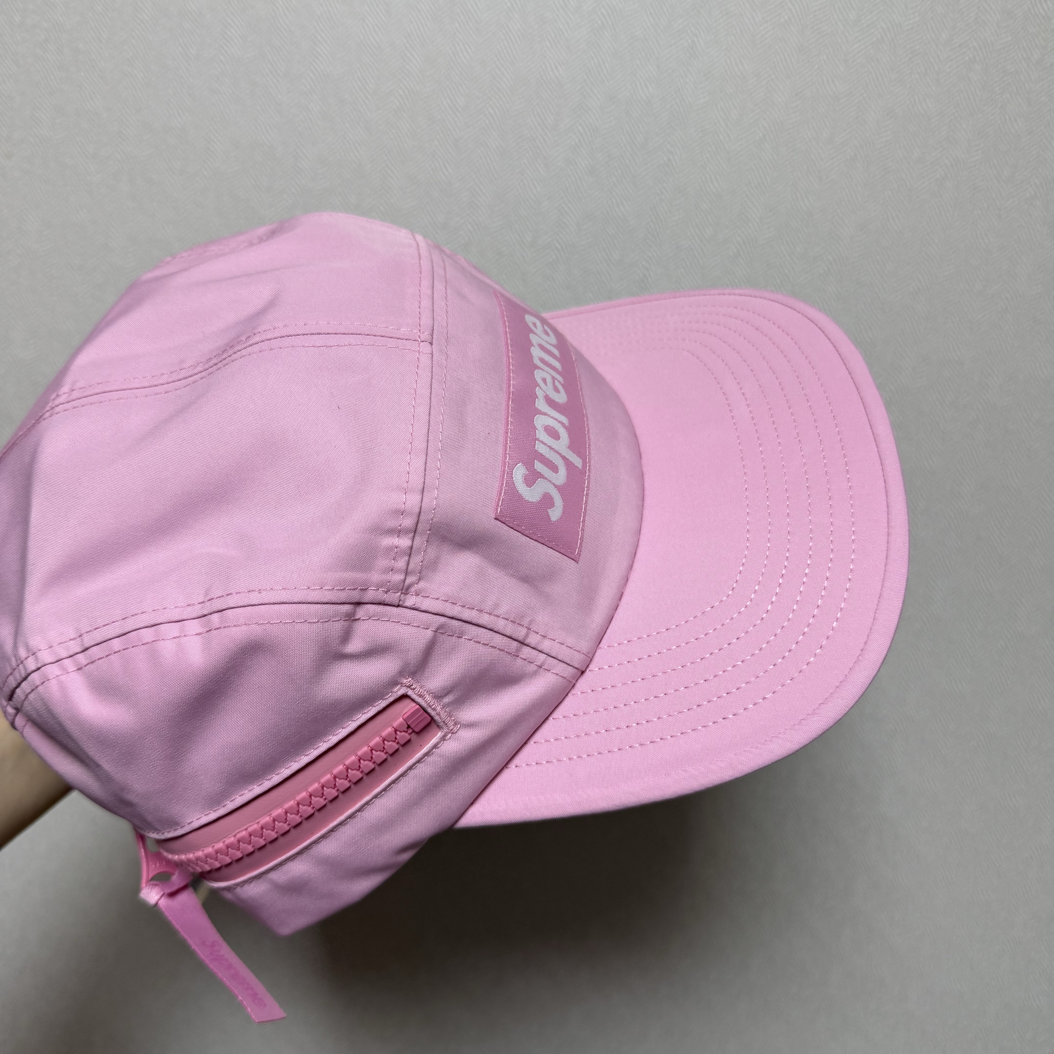 Supreme Gore-Tex Zip Pocket Camp Cap Pink - 25FW 착용 스타일 - 2