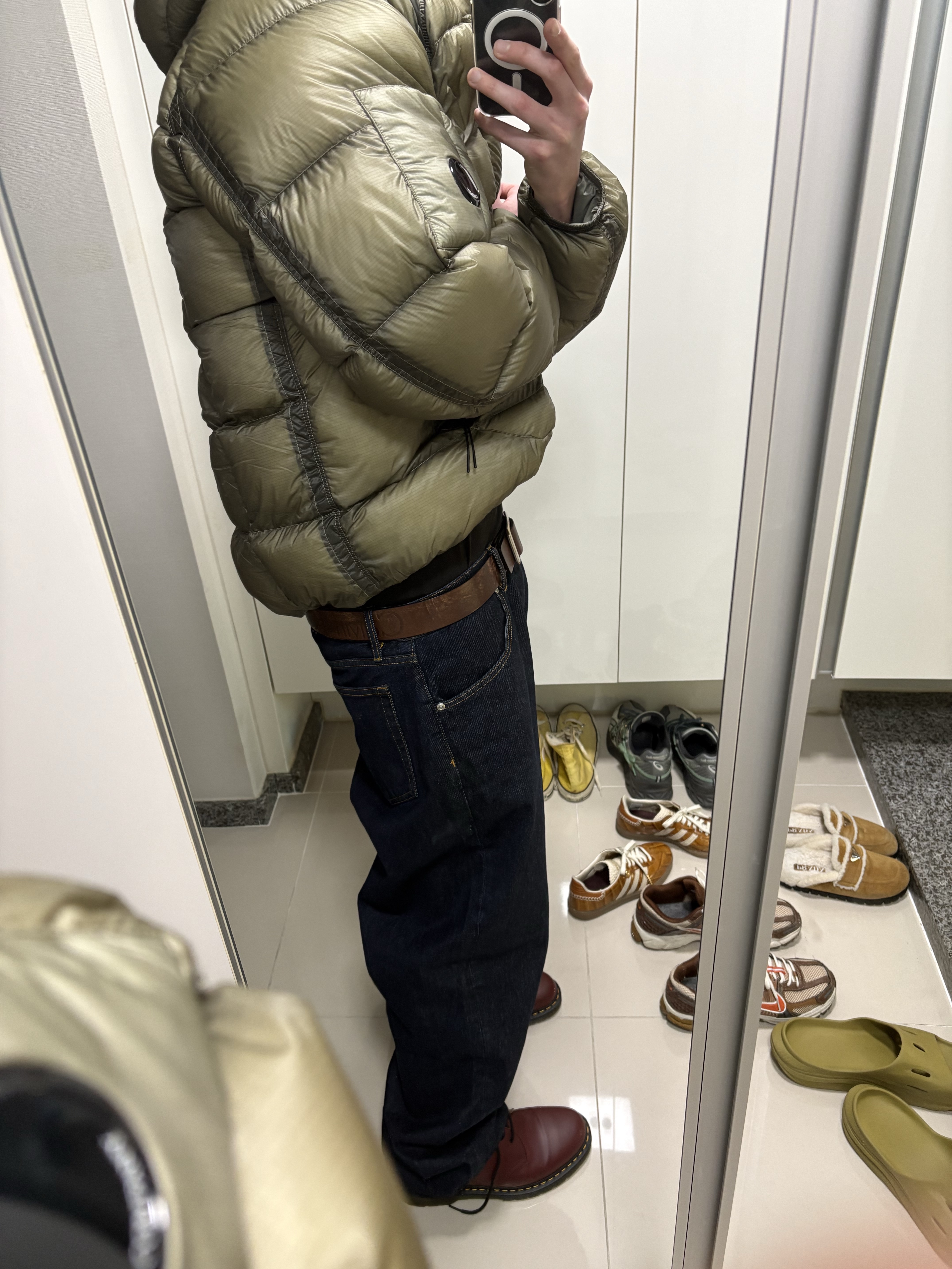 Needles H.D. Track Pants Poly Smooth Purple, C.P. Company D.D. Shell Hooded Down Jacket Fungi Grey - 25FW 착용 스타일 - 4