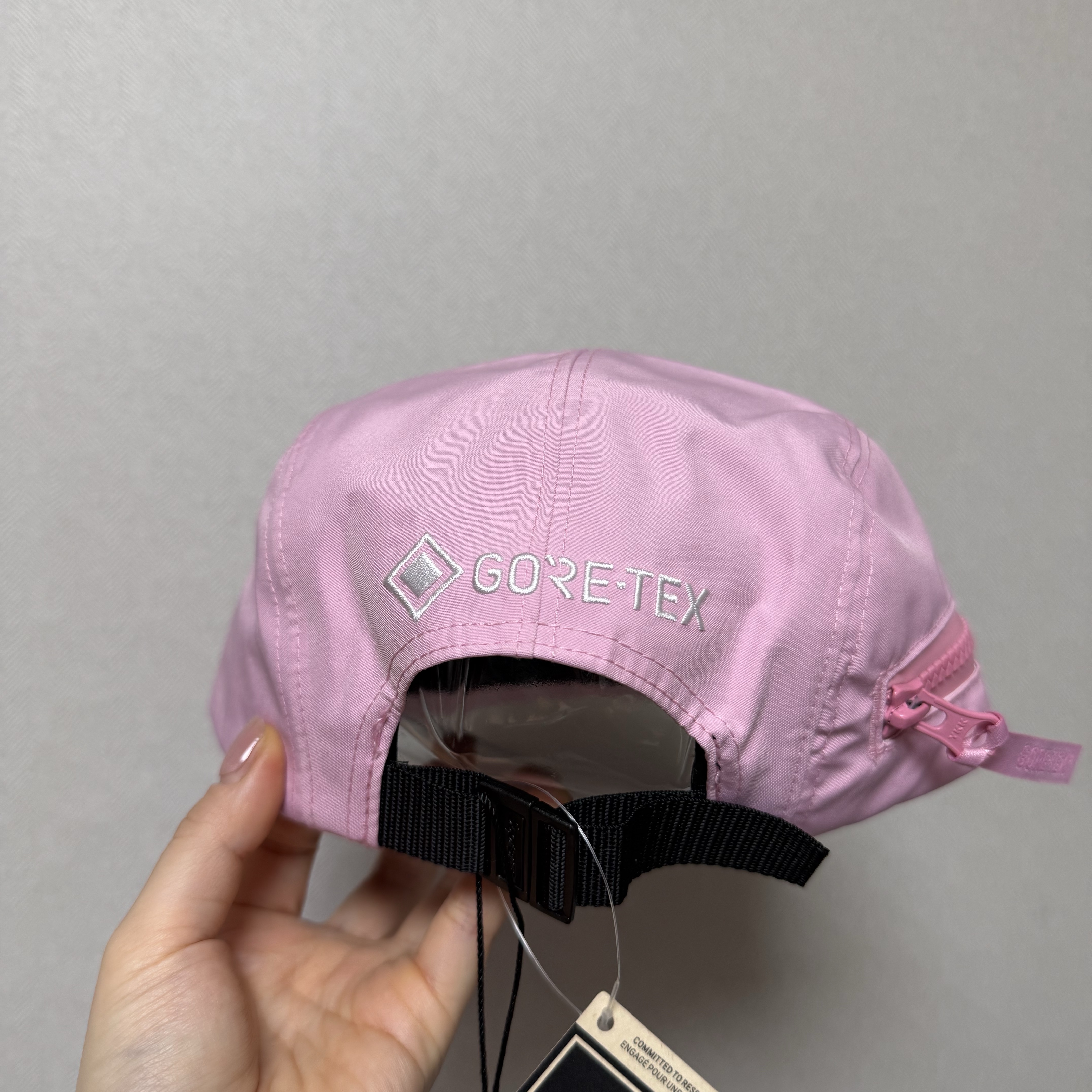 Supreme Gore-Tex Zip Pocket Camp Cap Pink - 25FW 착용 스타일 - 3