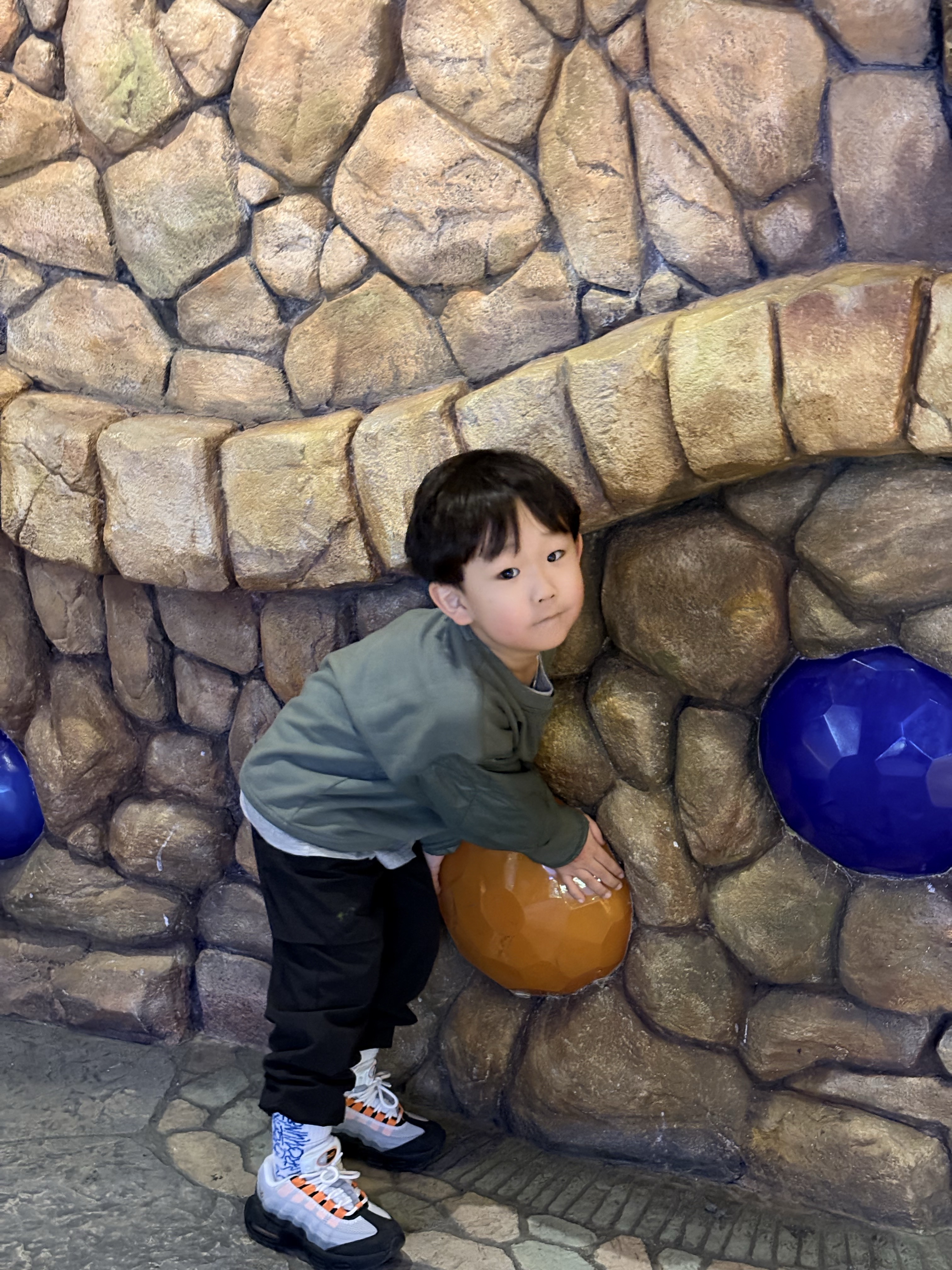 (Kids) BAPE 1st Camo Milo Shark Zip Hoodie Green, (Kids) The North Face 1996 Eco Nuptse Down Jacket Real Black ์ฐฉ์ฉ ์คํ์ผ - 7
