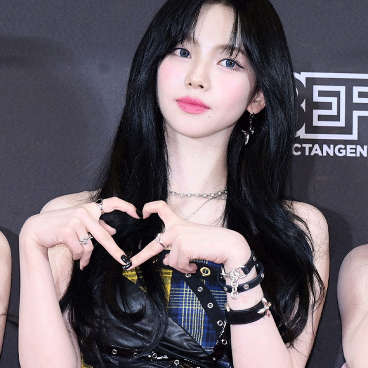 Quarqor #5117 Ring 착용 스타일