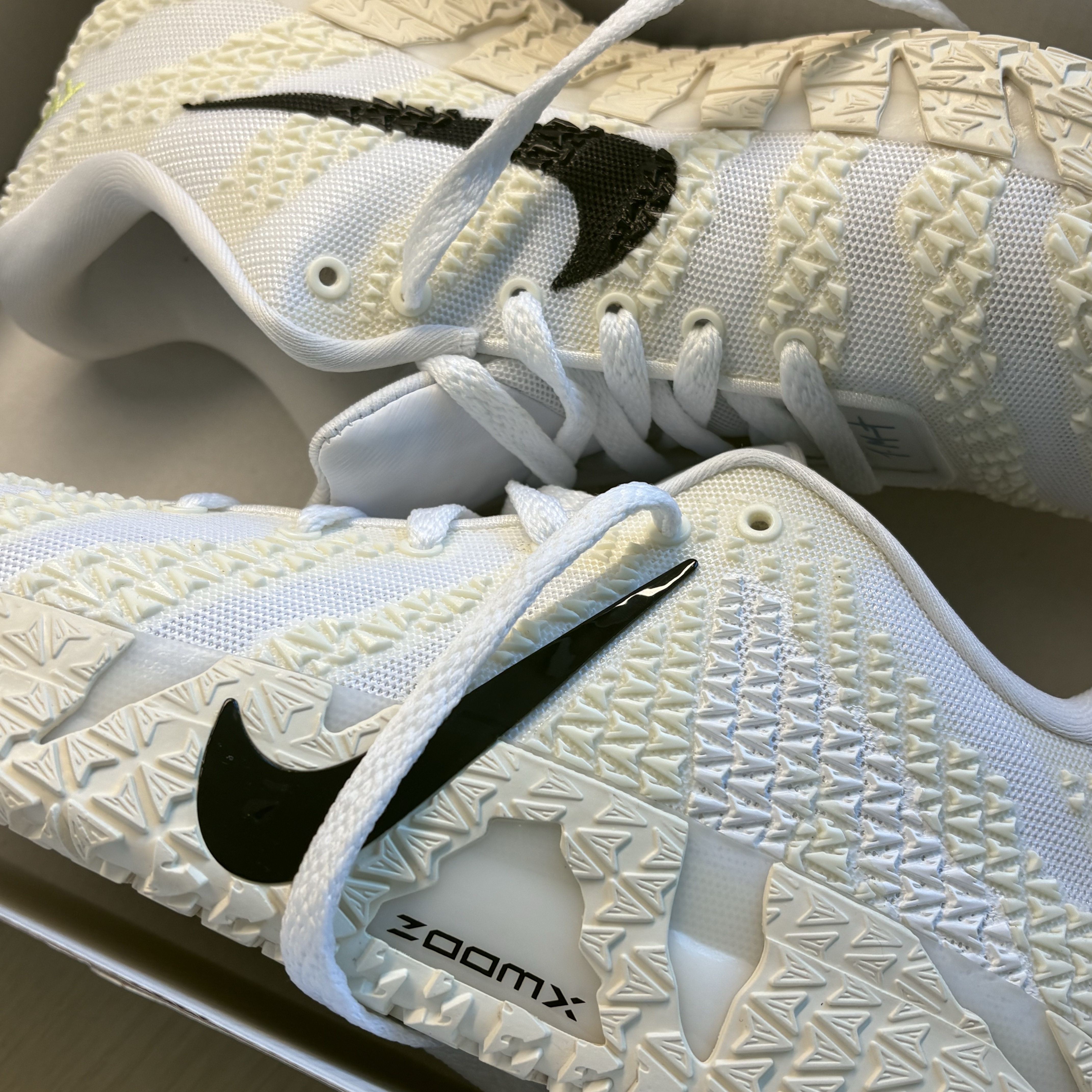 Nike Ja 3 EP White Black 착용 스타일 - 1