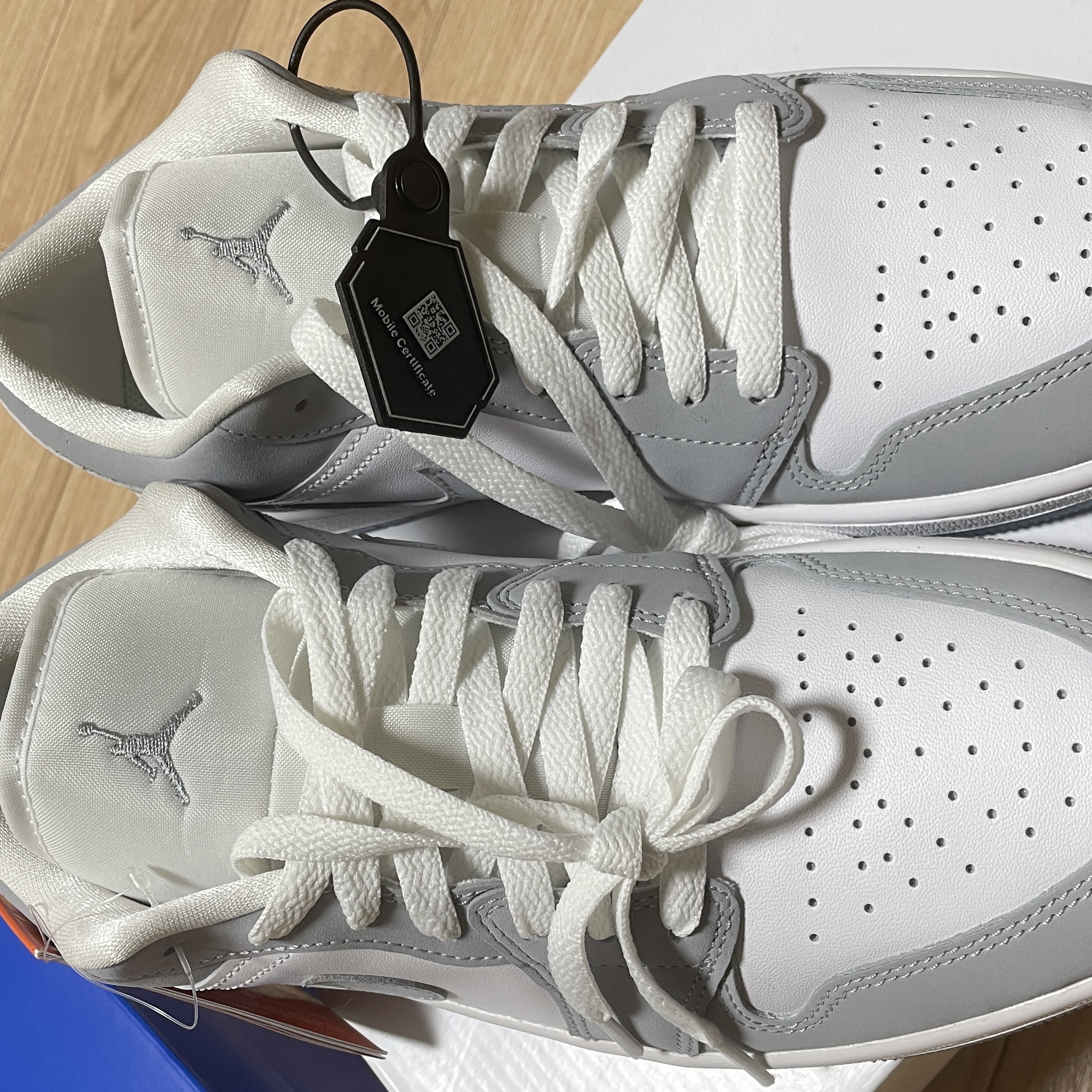 (W) Jordan 1 Low White Wolf Grey 착용 스타일 - 1