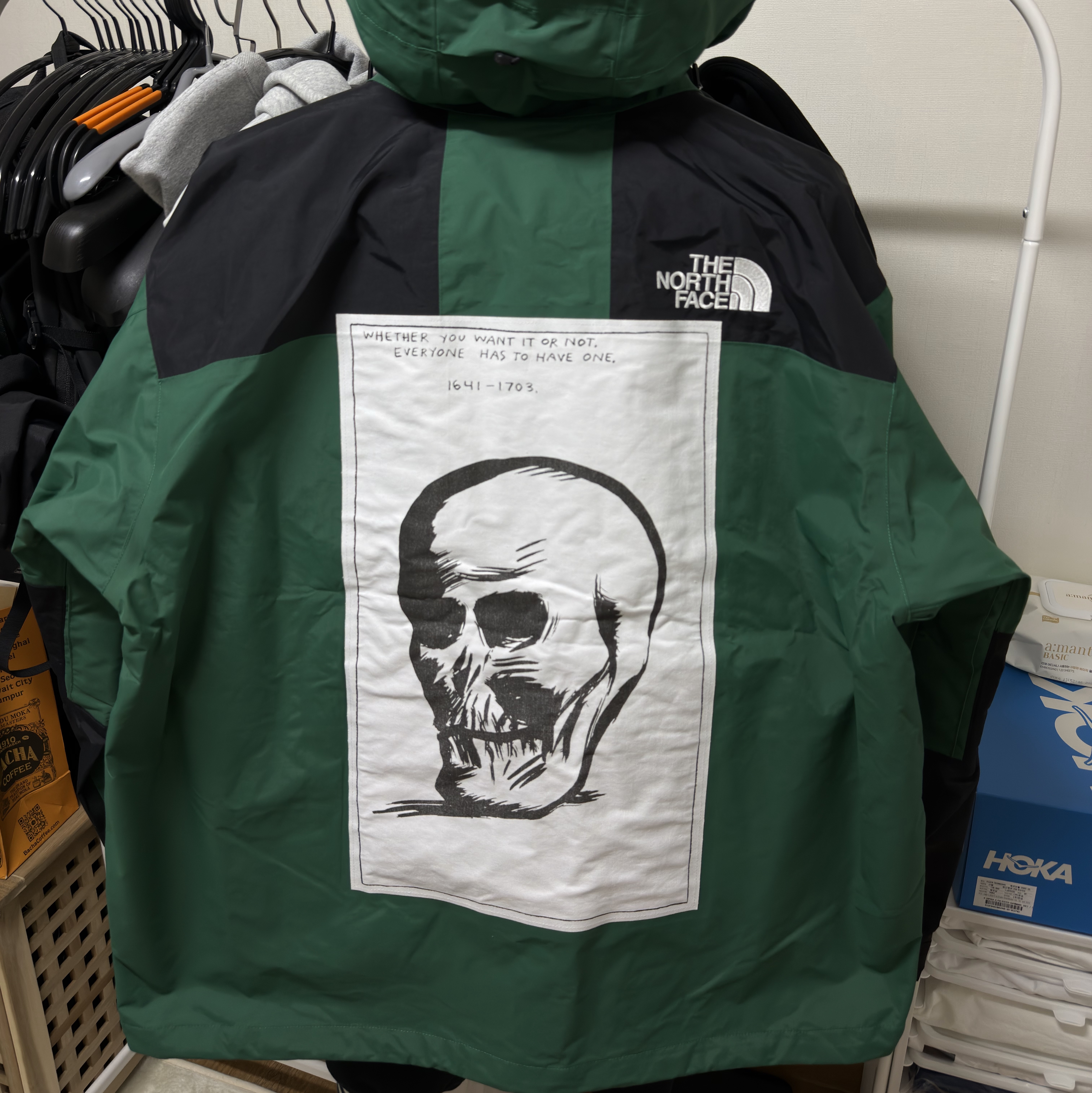 Supreme x The North Face Mountain Jacket Green - 24FW, Supreme x The North Face Trekking Convertible Jacket Black - 22SS 착용 스타일 - 2
