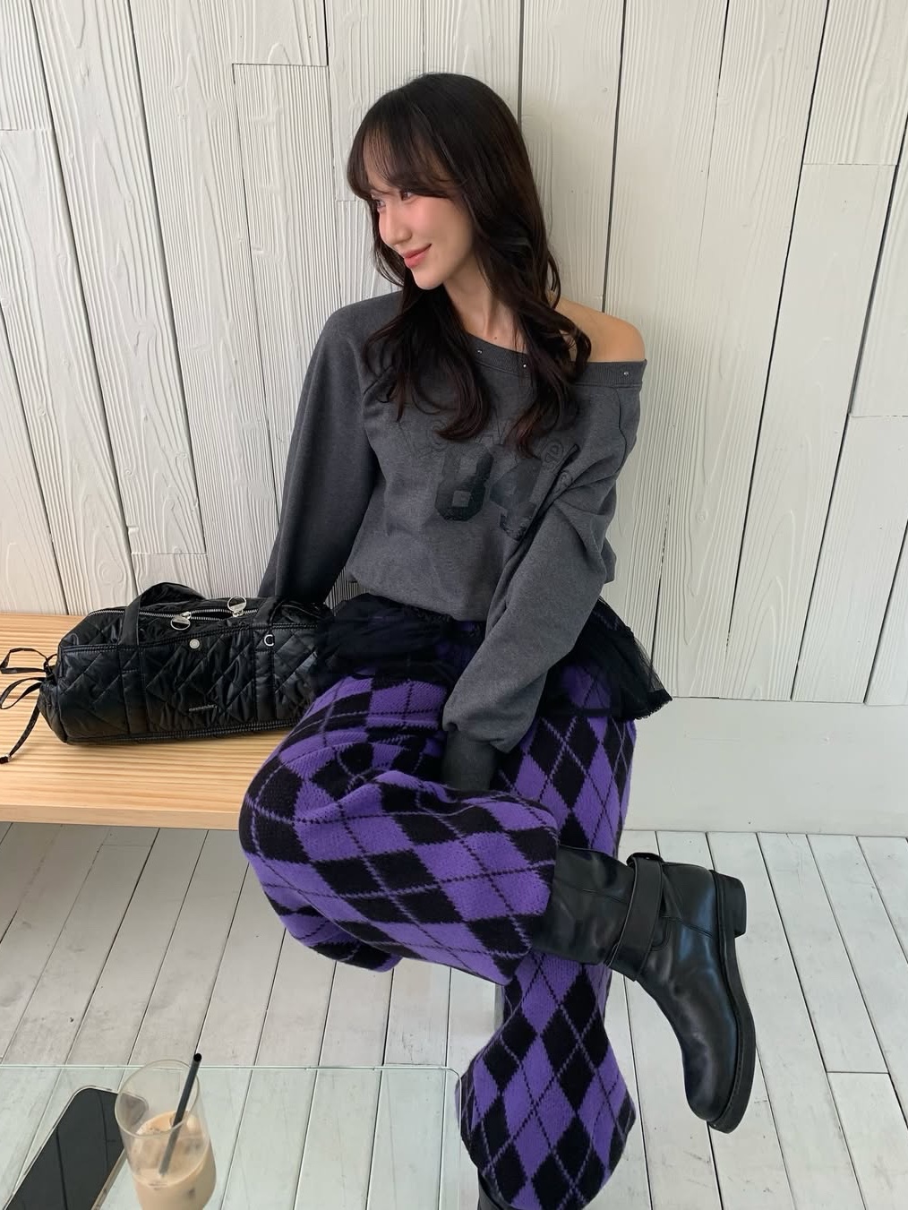 SOMSOC Argyle Contrast Knitted Pants Purple 착용 스타일 - 1