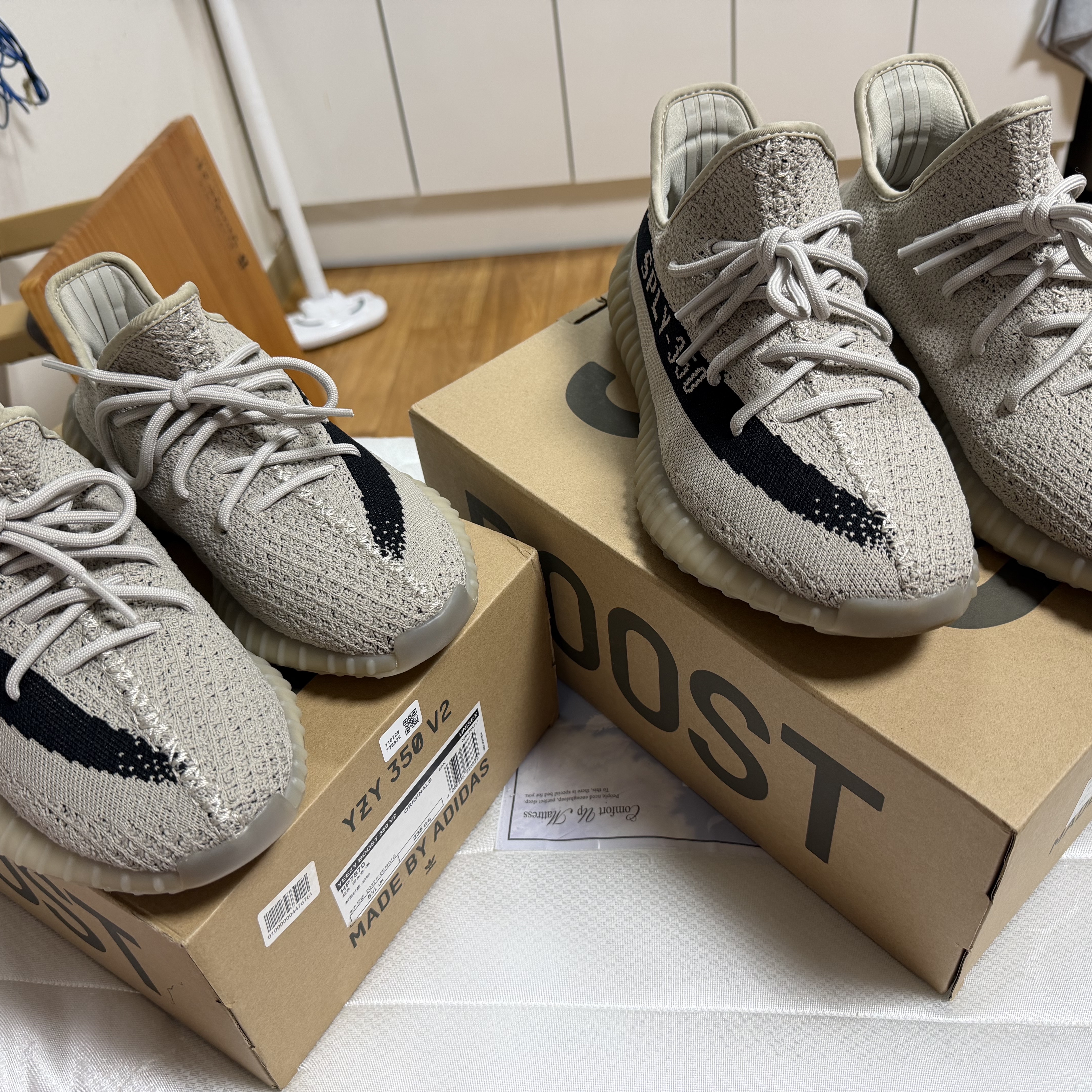 Adidas Yeezy Boost 350 V2 Slate Core Black 2022/2023 착용 스타일