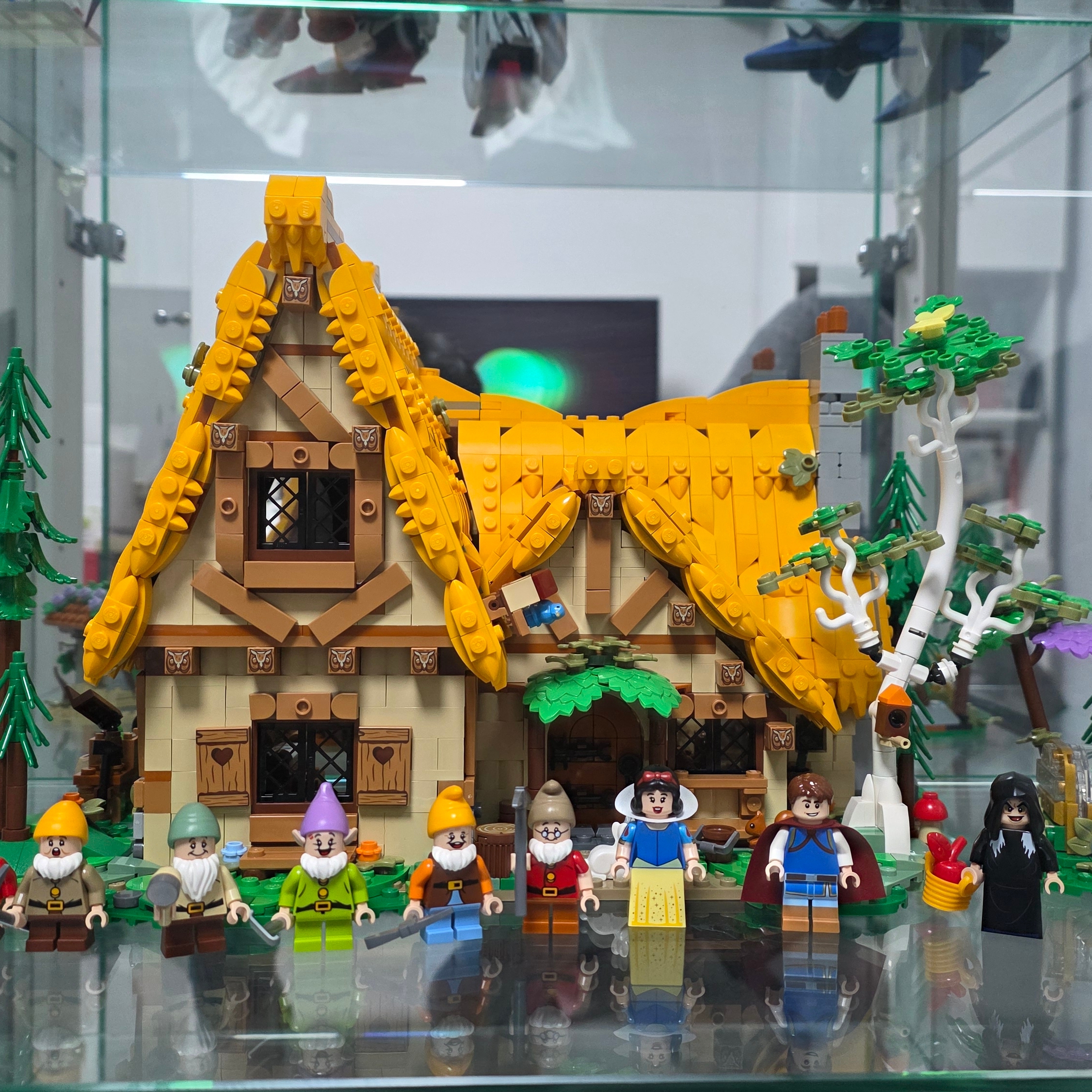Lego Disney Snow White and the Seven Dwarfs' Cottage 착용 스타일