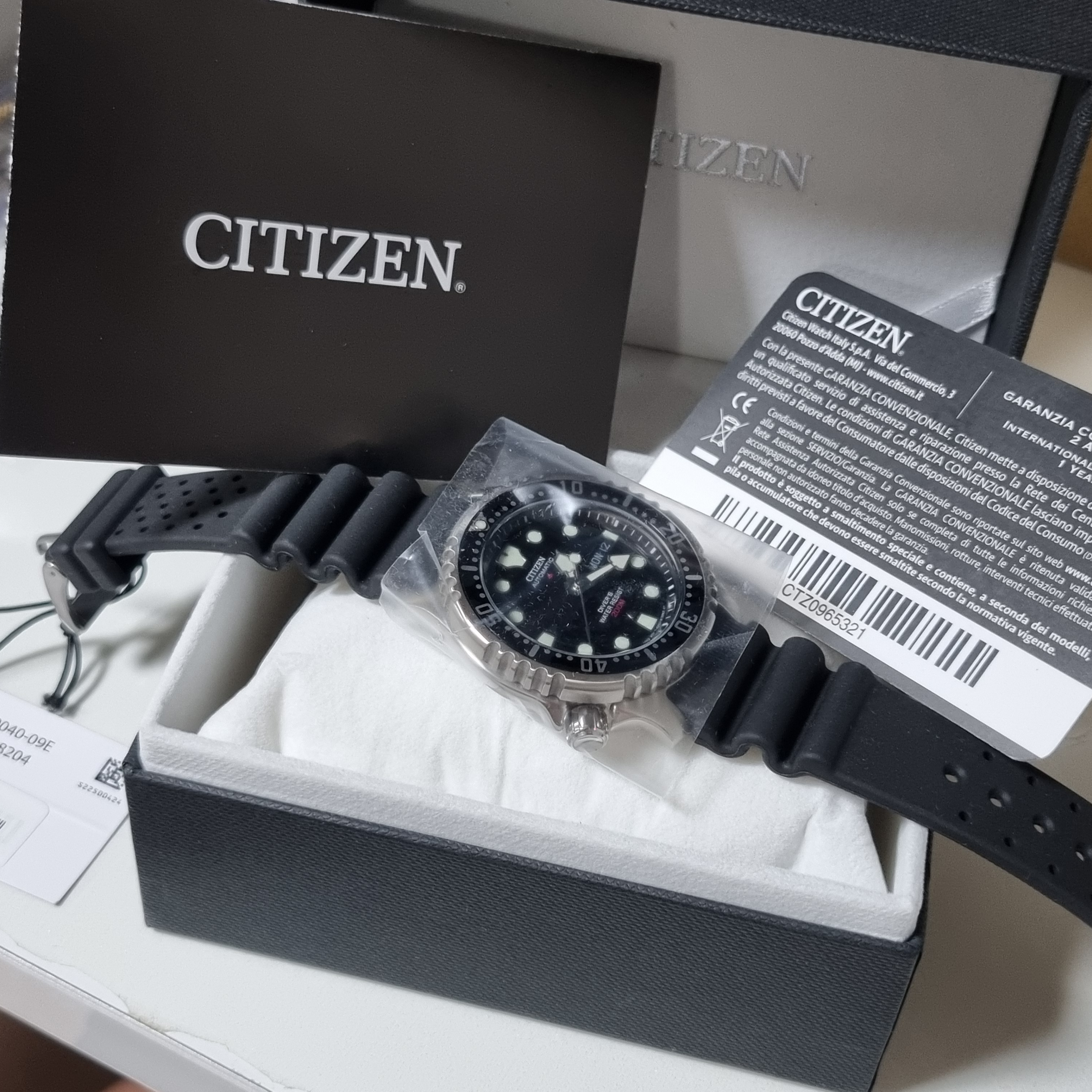 Citizen Promaster Diver Automatic 200M 42mm Stainless Steel Black 착용 스타일 - 1
